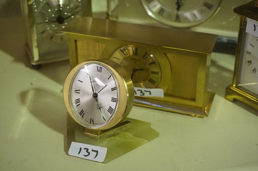 Mixed Lot of Clocks, to include a French 8 day carriage clock, Swiss made 8 day mantel clock, desk - Image 2 of 6
