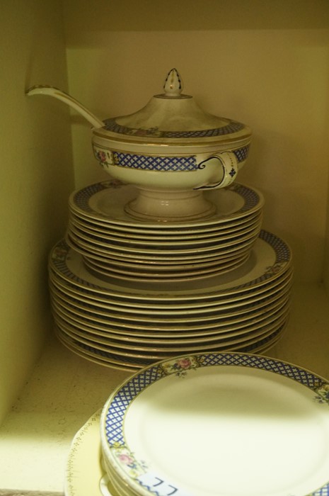 Large Quantity of Pottery, to include two part dinner sets, tea wares etc, approximately 90 pieces - Image 4 of 8