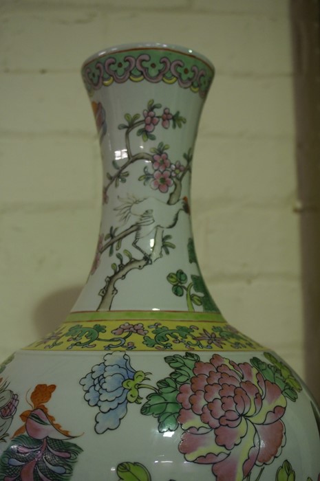 Chinese Famille Rose Baluster Shaped Vase, Having a flaring neck, Decorated with panels of - Image 16 of 19