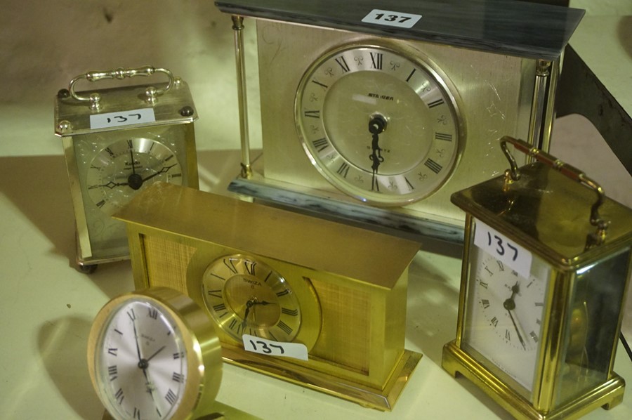 Mixed Lot of Clocks, to include a French 8 day carriage clock, Swiss made 8 day mantel clock, desk - Image 3 of 6
