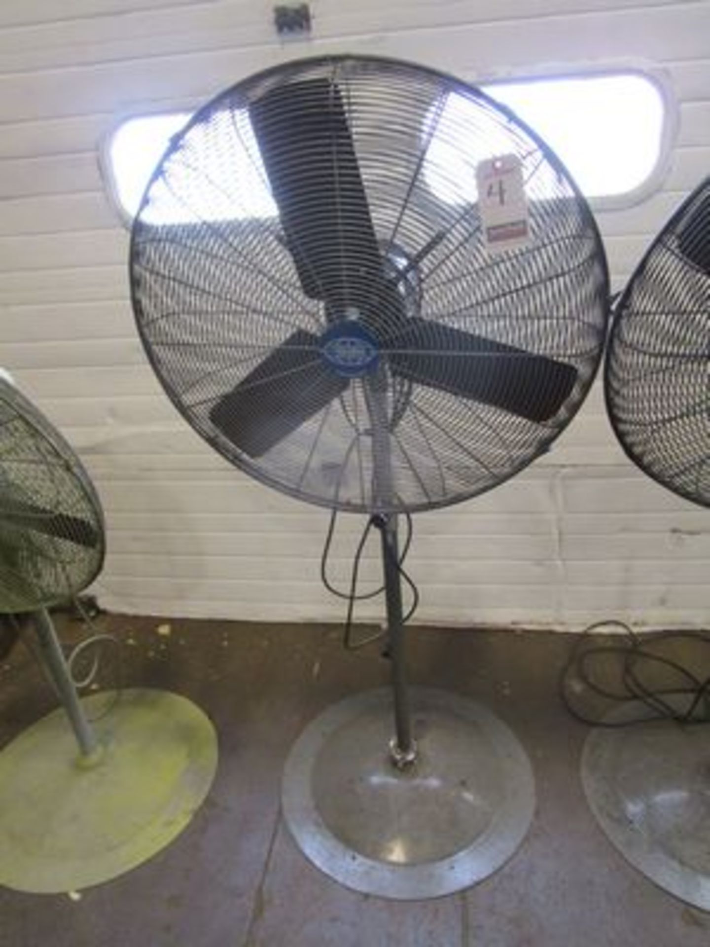 GLOBAL 30" PEDESTAL SHOP FAN