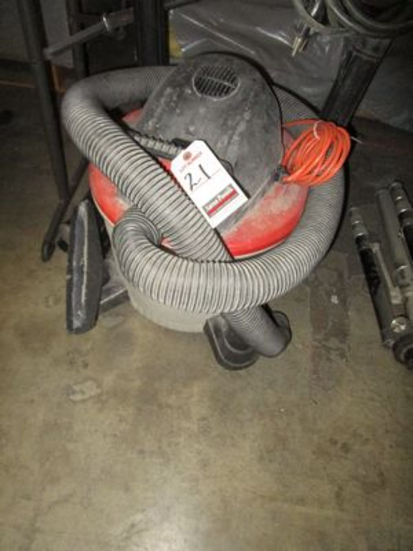 RIDGID 9-GAL. PORT. WET/DRY VAC.