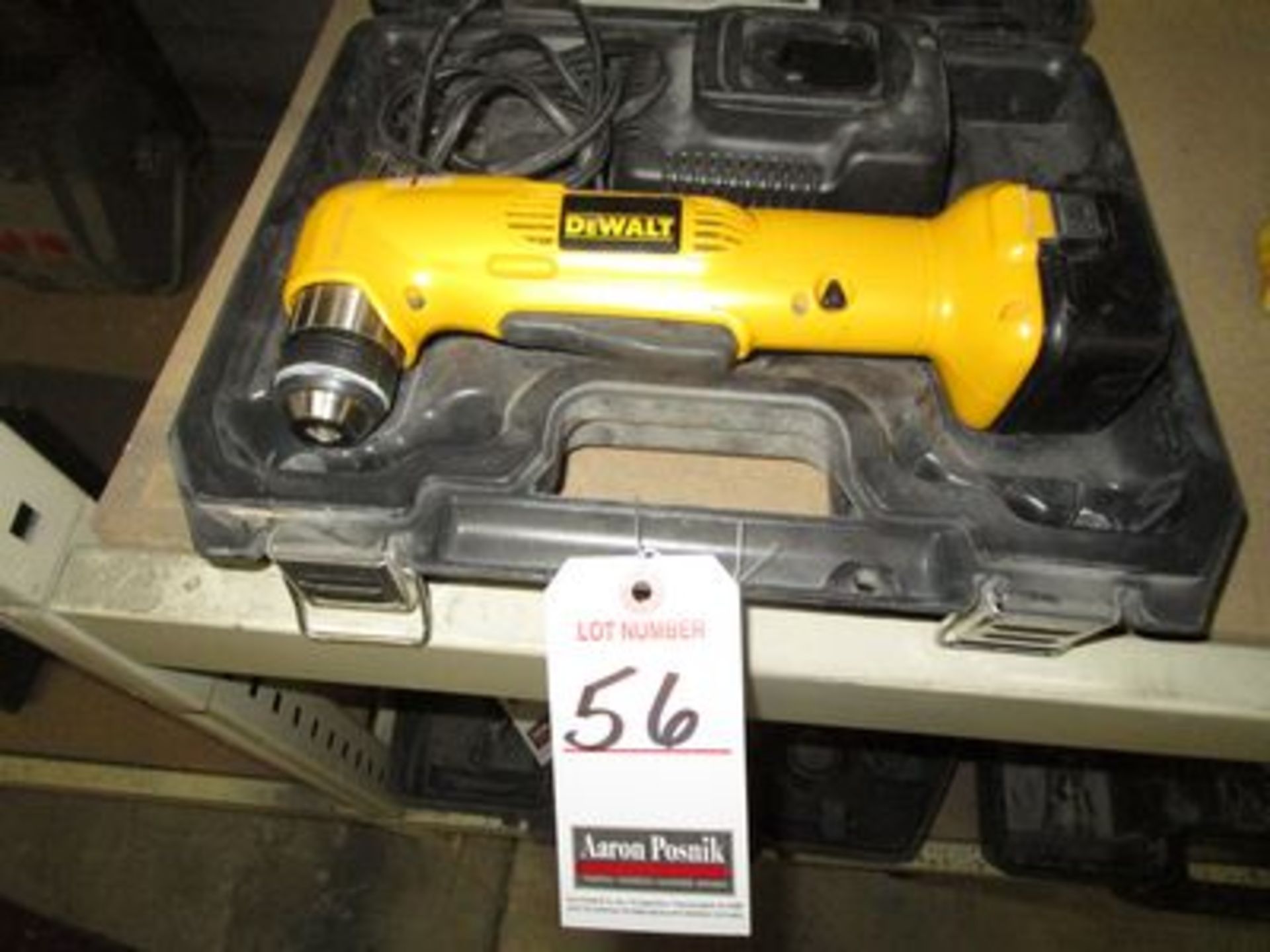 DEWALT 12V CORDLESS RIGHT ANGLE DRILL W/ CHARGER & CASE