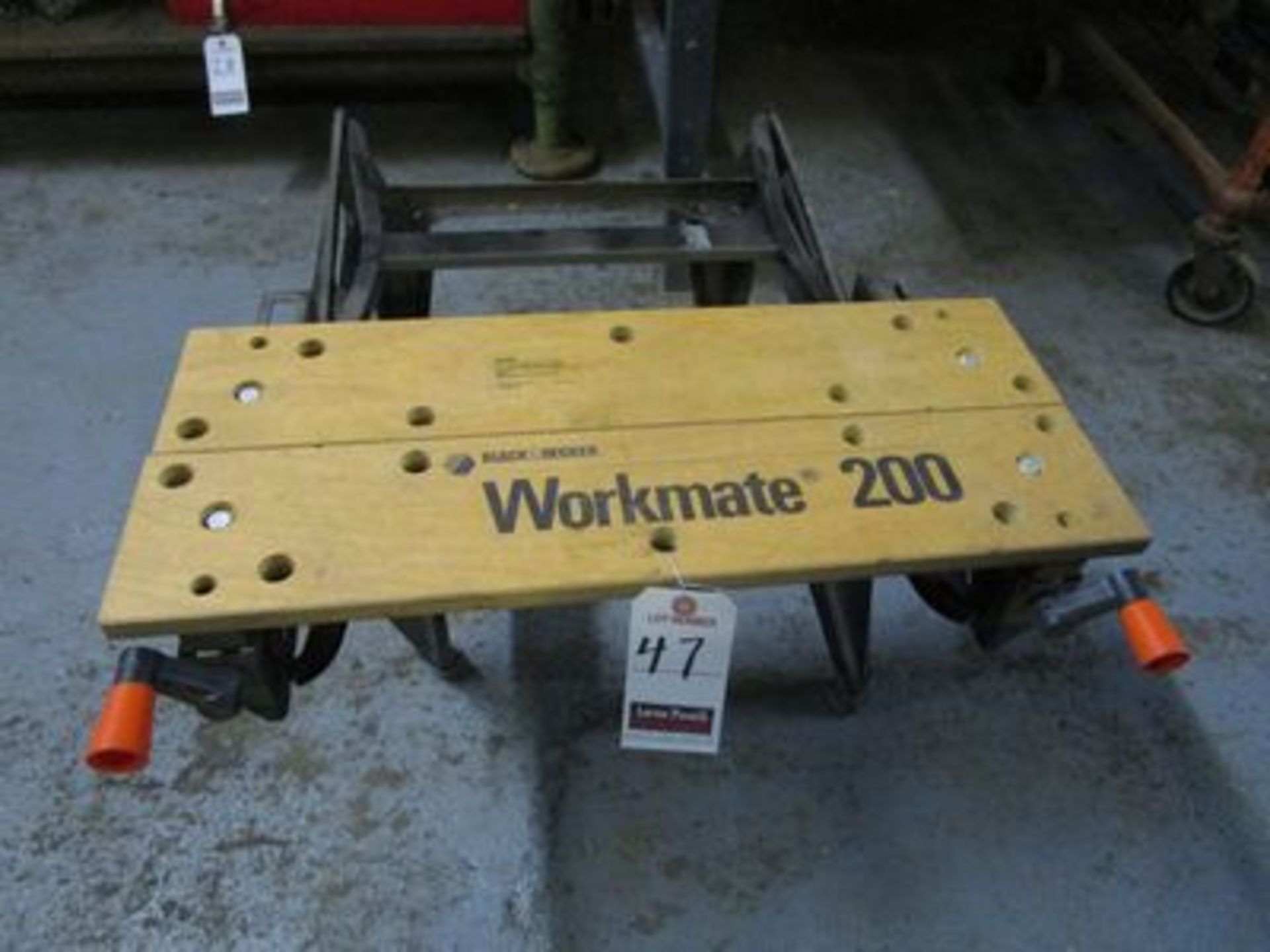 B&D 24" ADJ. WORKMATE 200 FOLDING TABLE