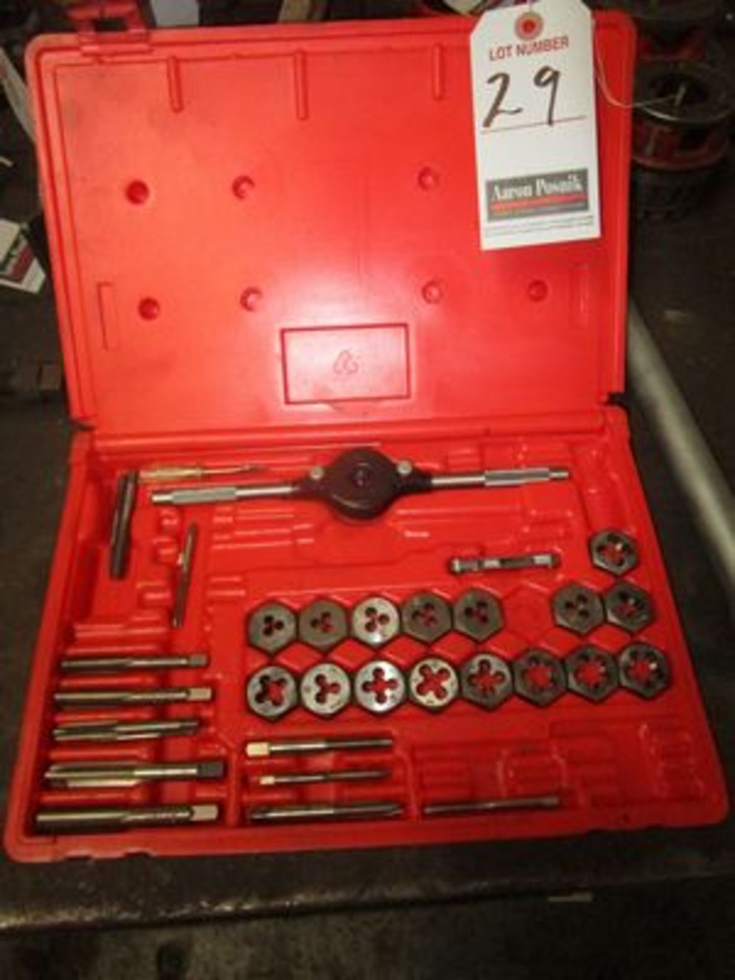 TAP & DIE SET W/ CASE