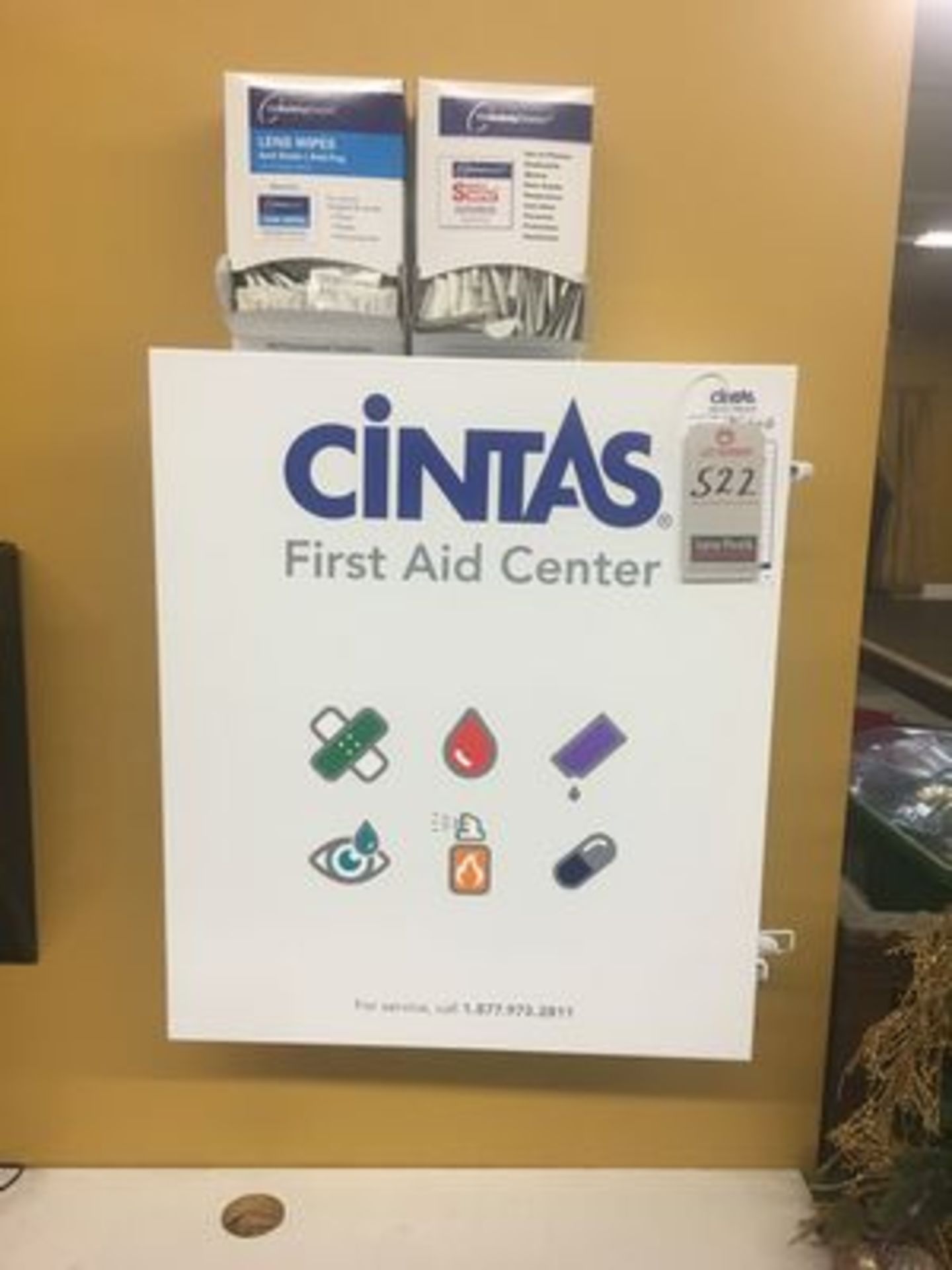 CINTAS 1D MET. FIRST AID CAB. W/ CONTENTS