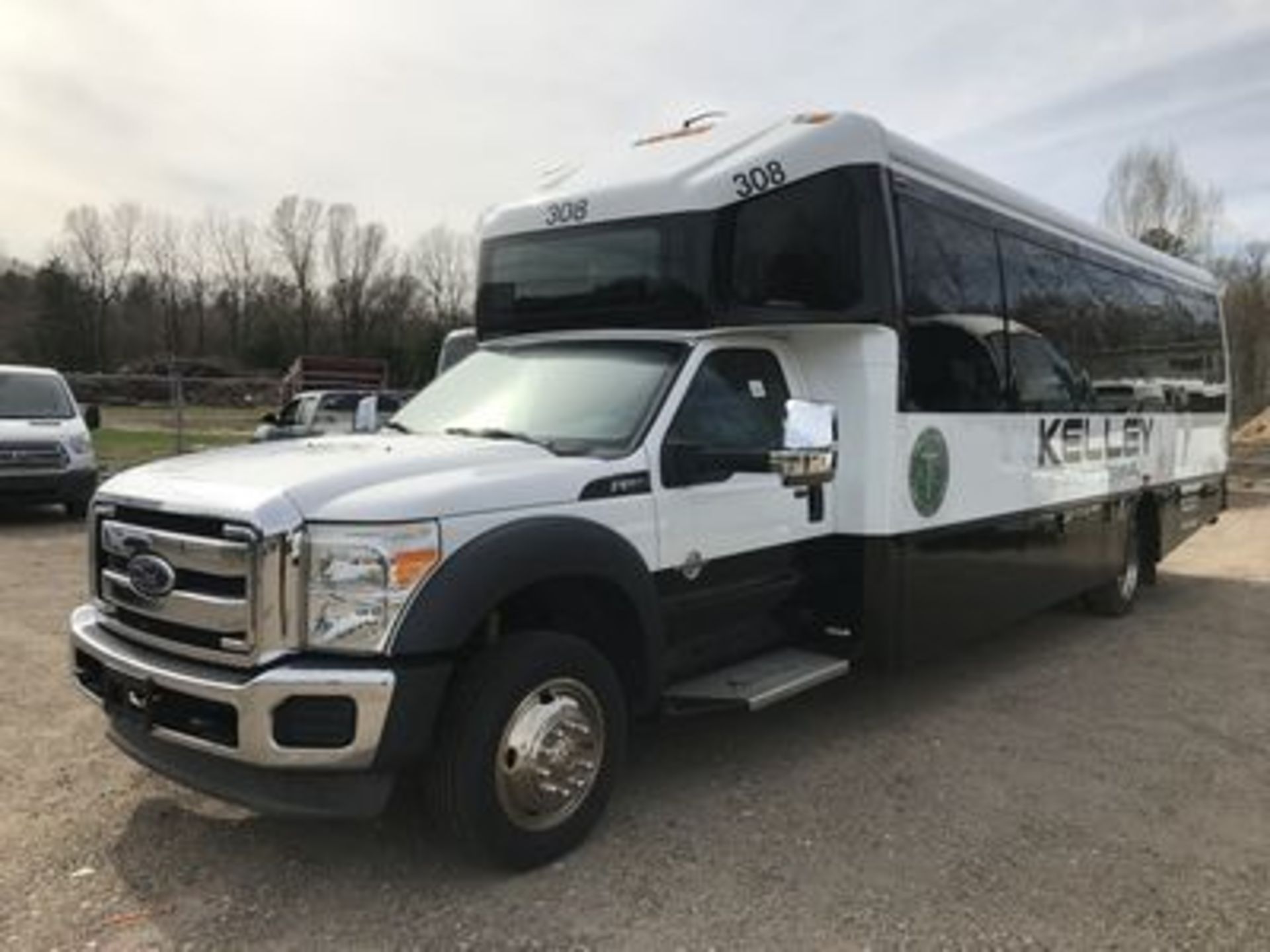 2014 FORD AMERITRANS, 28-PASSENGER, F-550 SUPER DUTY, 6.7 LITRE POWERSTROKE V8 DIESEL ENG., AUTO