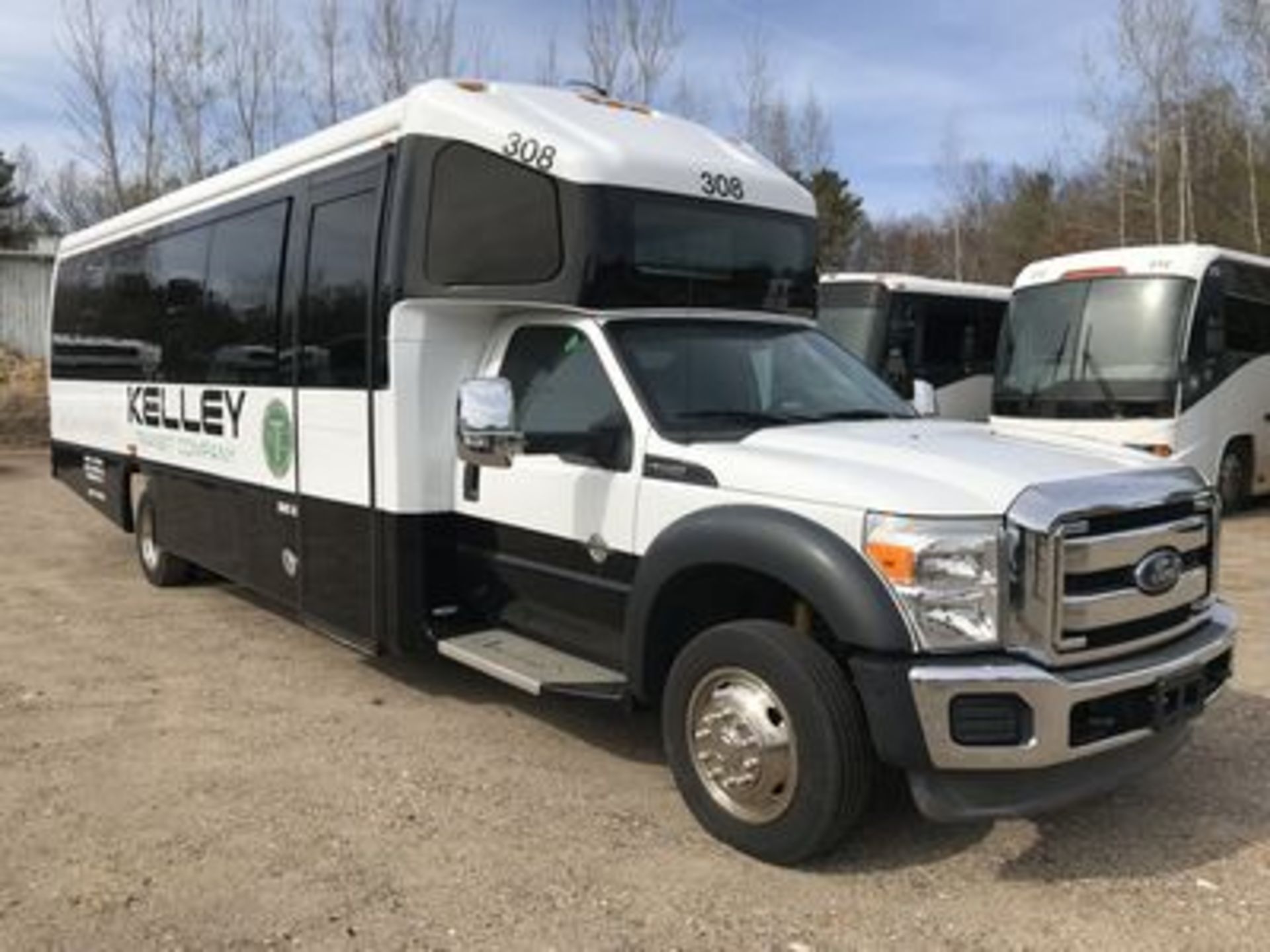 2014 FORD AMERITRANS, 28-PASSENGER, F-550 SUPER DUTY, 6.7 LITRE POWERSTROKE V8 DIESEL ENG., AUTO - Image 2 of 4