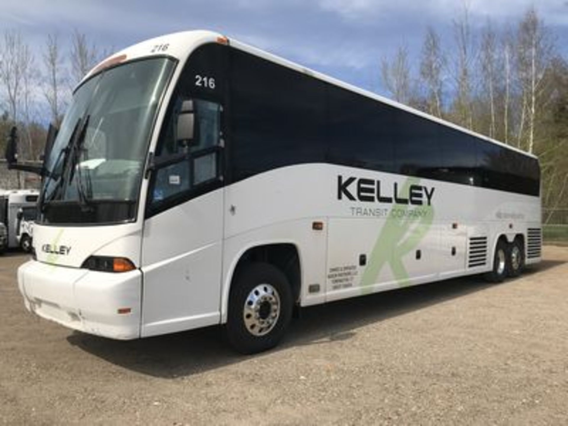 2007 MCI-J4500, 56-PASSENGER, DD SERIES 60 DIESEL ENG., B-500 AUTO. TRANS., UPH. SEATS, (6) FLAT