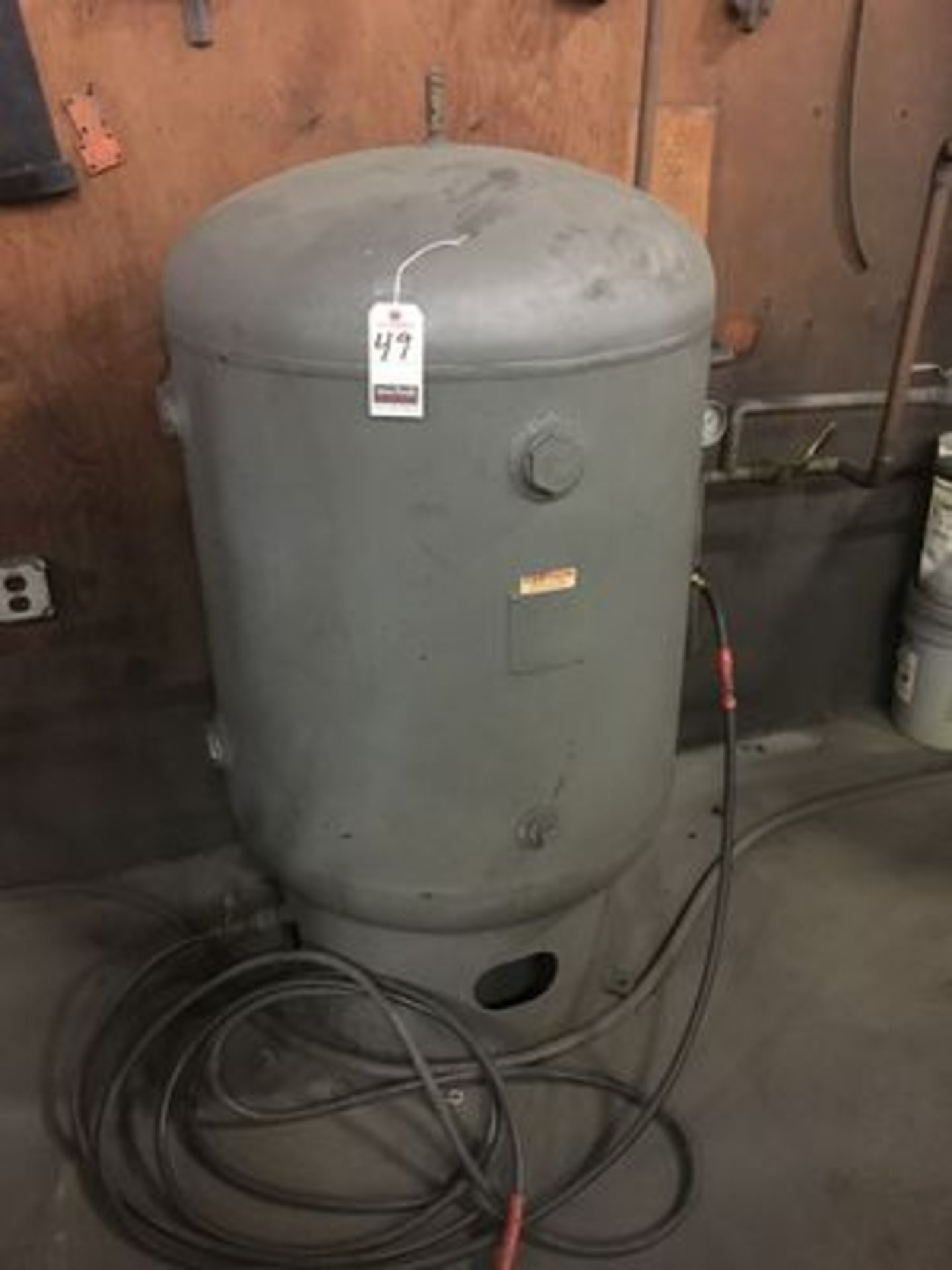 100 GAL. STEEL STORAGE AIR TANK