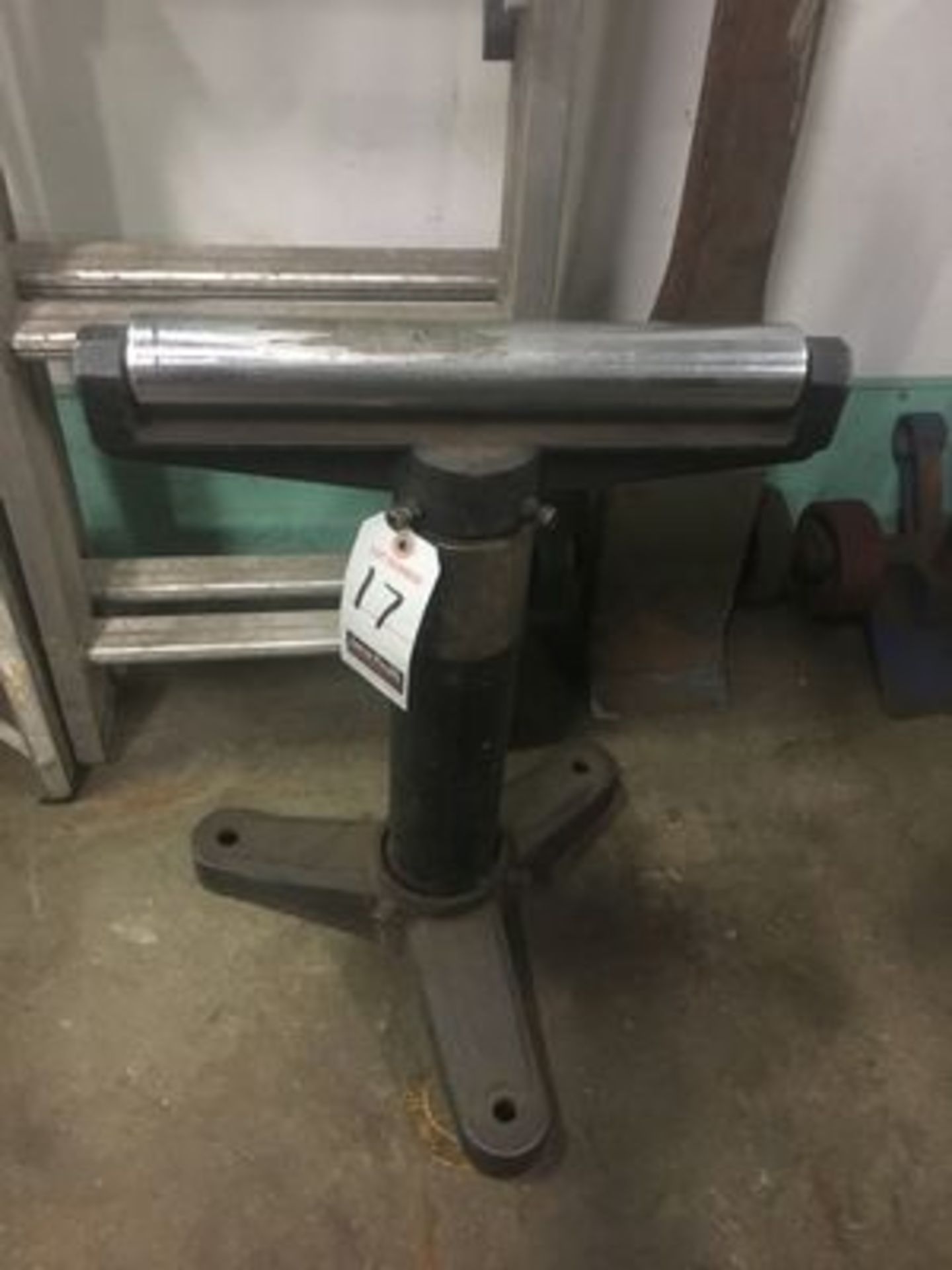 14" PED. MET. ROLLER STAND