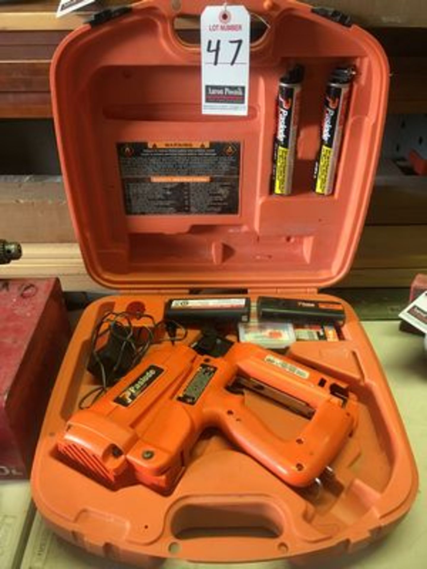 PASLODE IMPULSE CORDLESS NAILER W/ CASE & ACCESSORIES