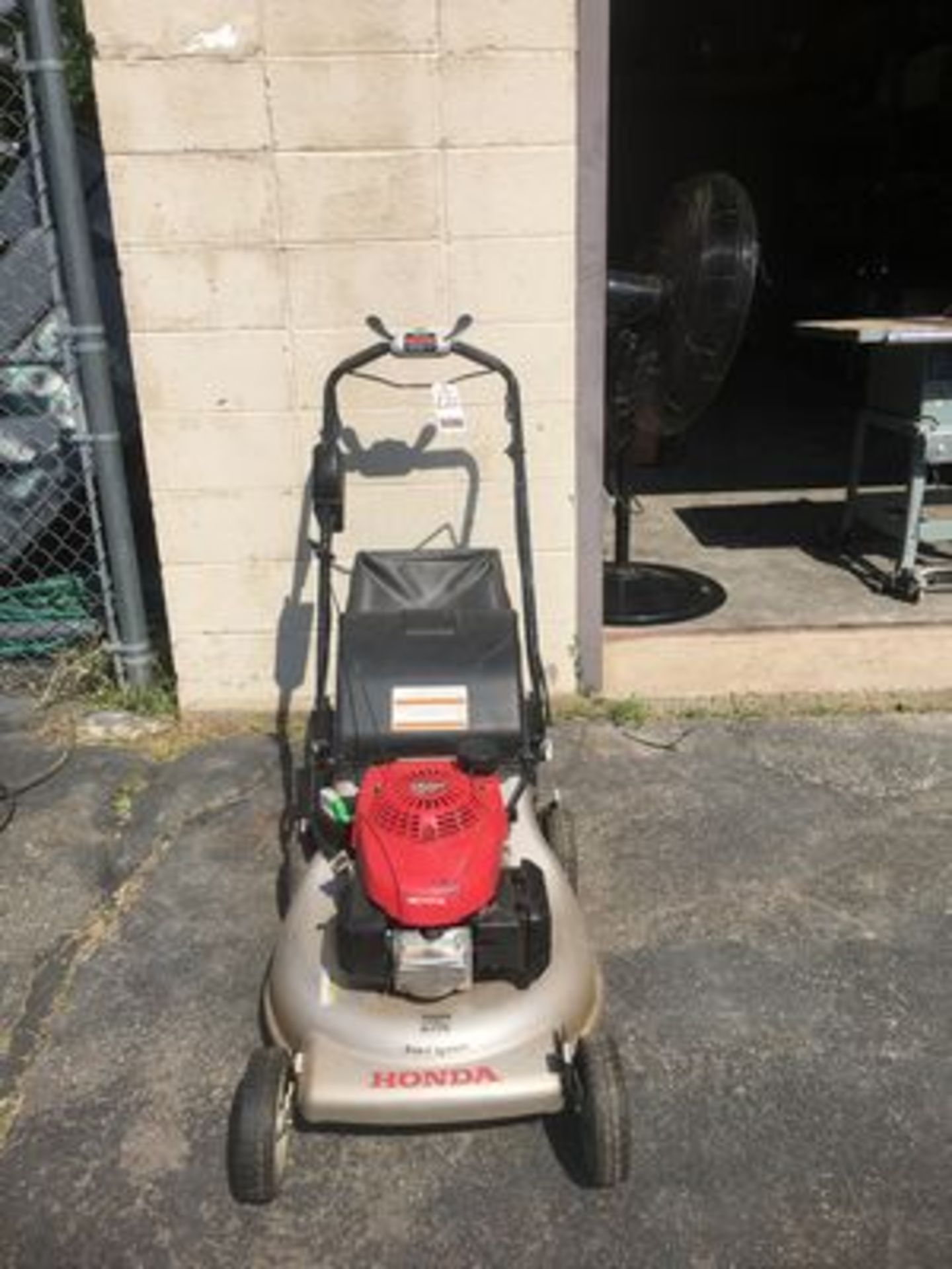 HONDA TWIN BLADE GAS WALK-BEHIND MOWER W/ GCV160 ENGINE