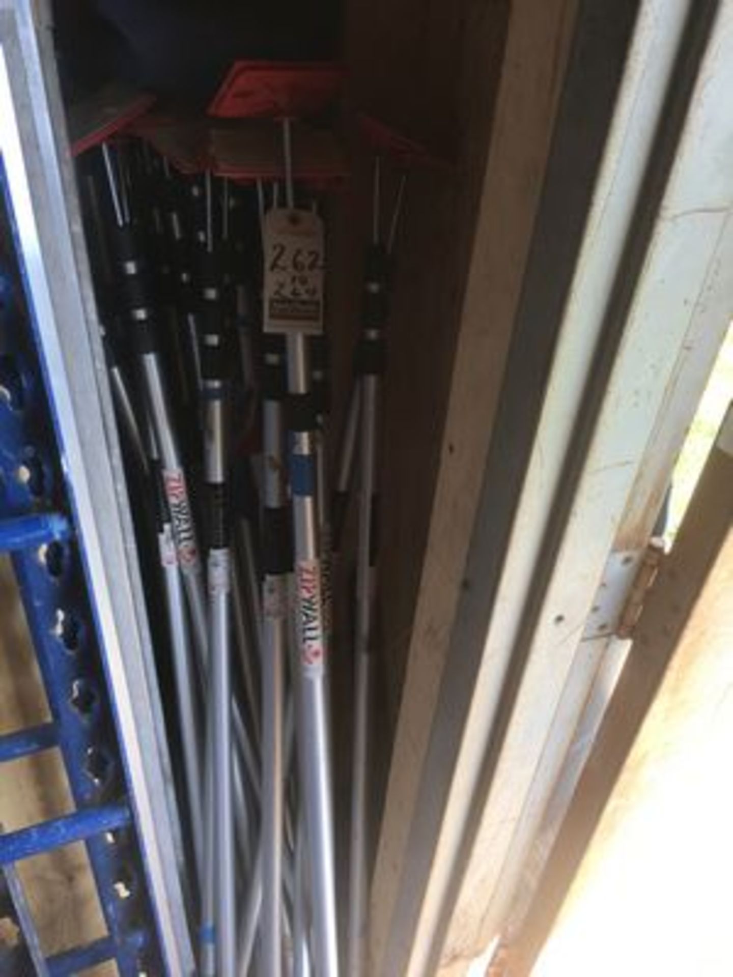 SIPWALL SPRING LOADED POLES W/ CASE