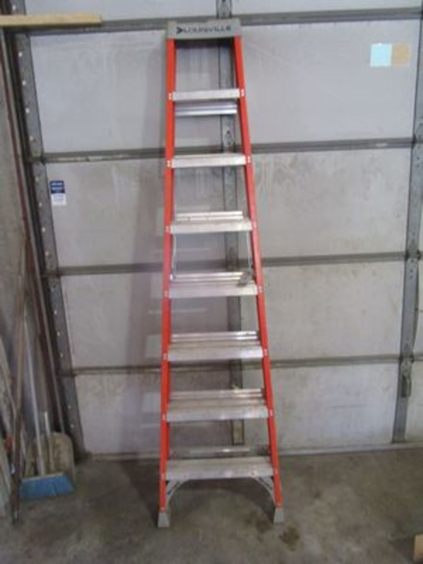 LOUISVILLE 8' FIBERGLASS STEPLADDER