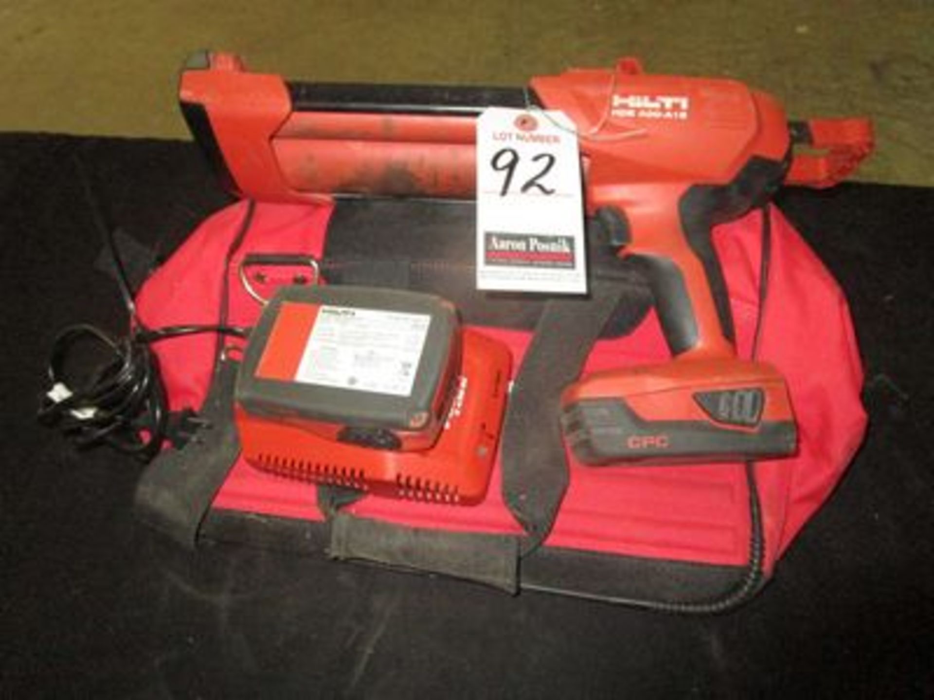 HILTI HDE 500-A18 CORDLESS APPLICATOR GUN W/ BATTERY, CHARGER & CASE