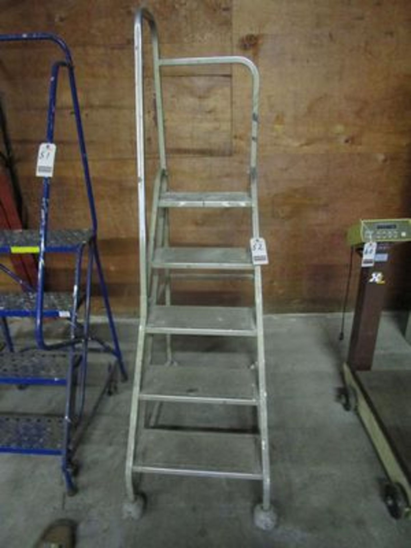 5' PORT. MET. STOCKLADDER