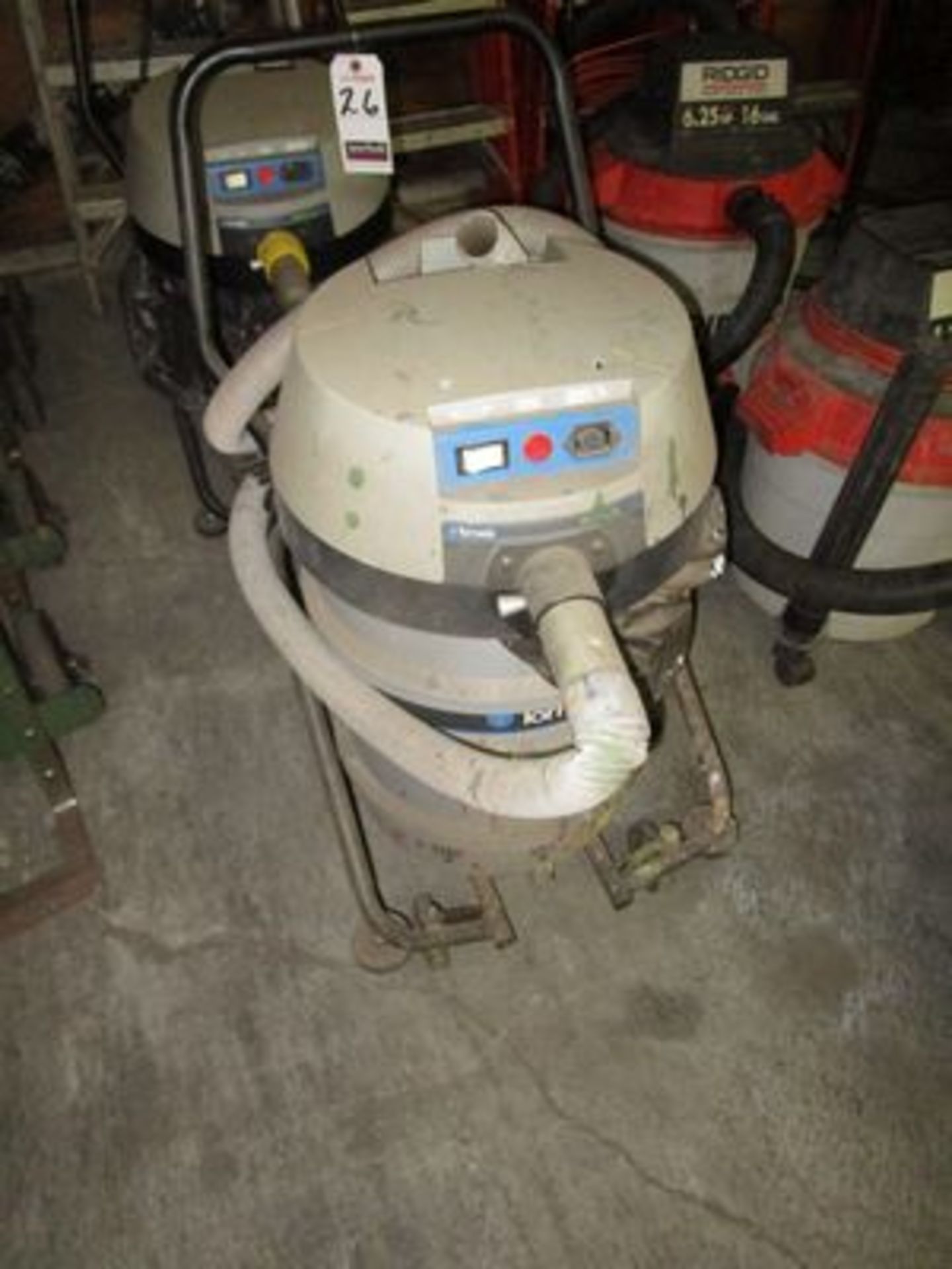 TORNADO 7000 PORT. WET/DRY VAC.