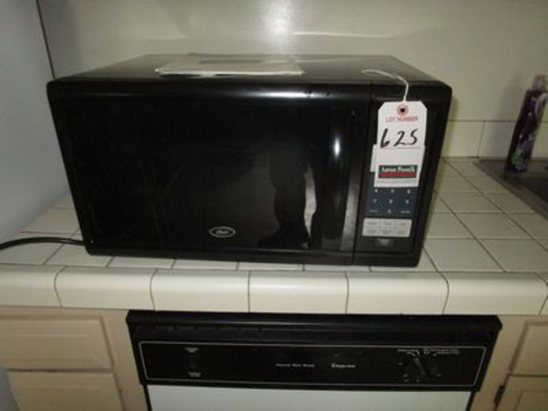 OSTER MICROWAVE OVEN