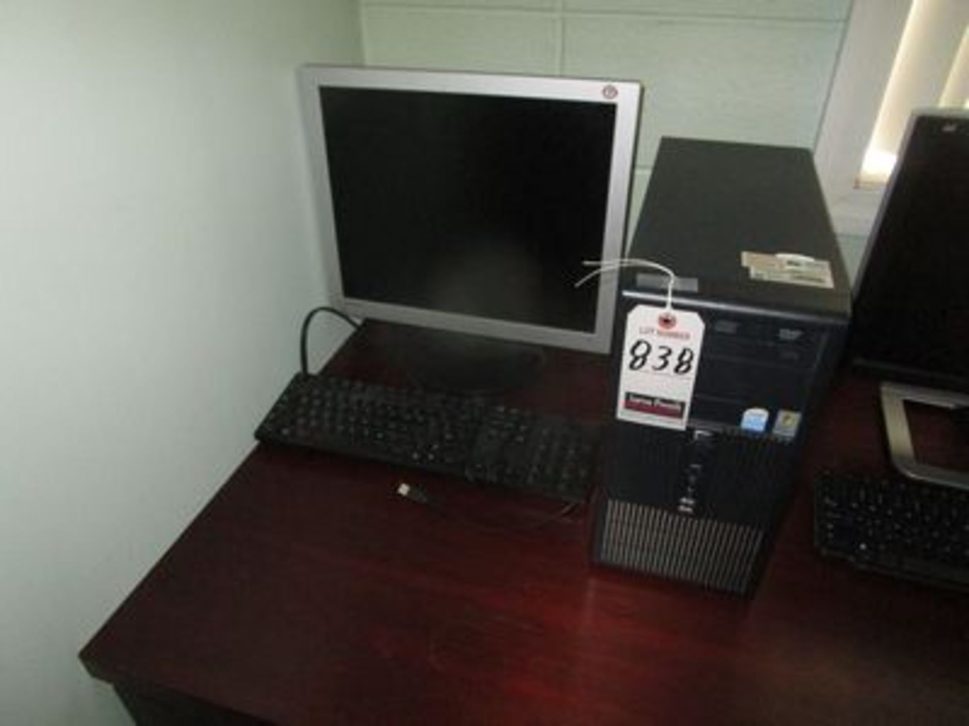 HP PC W/ MONITOR & KEYBOARD