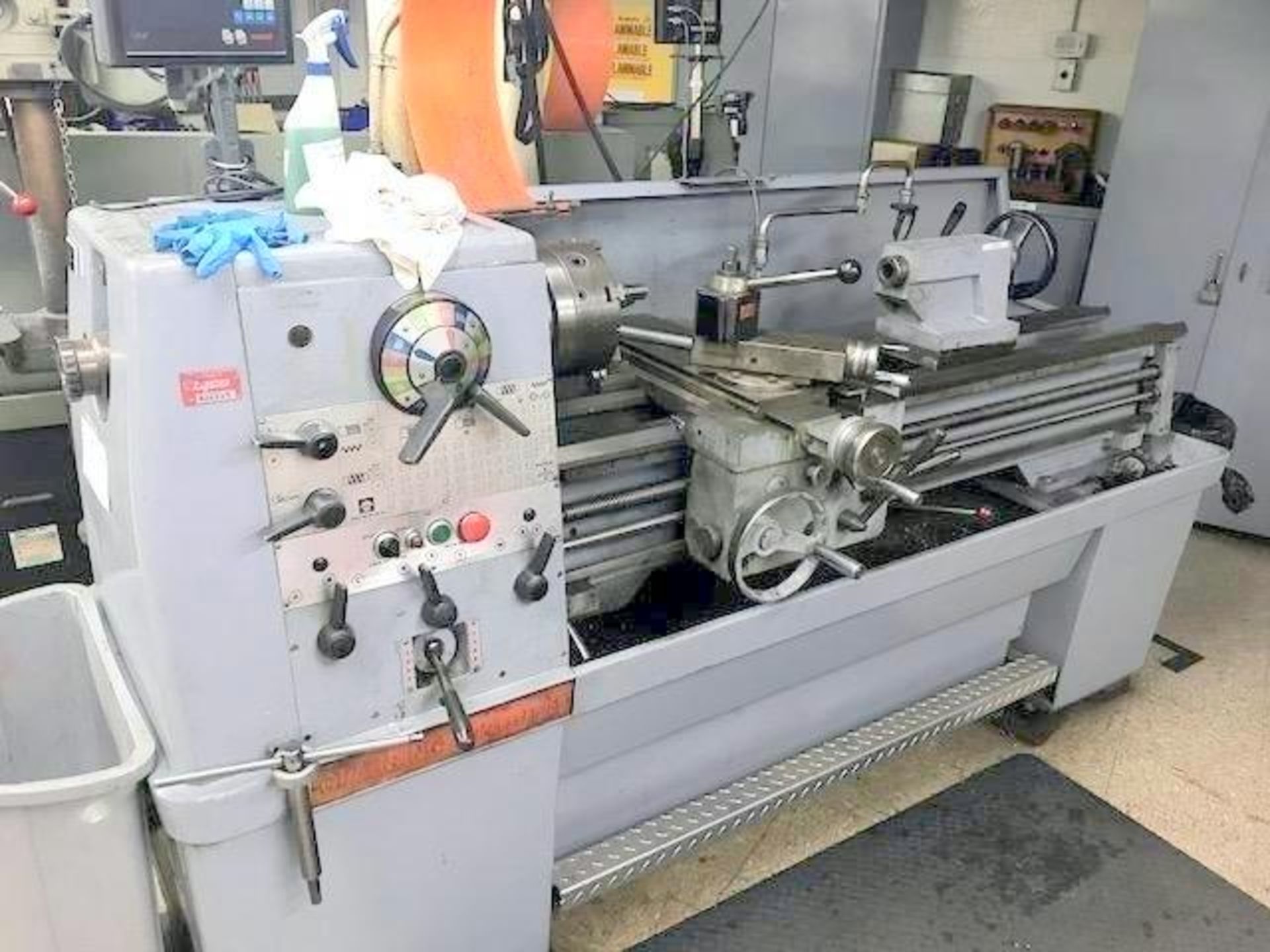 Clausing-Colchester 15" Manual Lathe