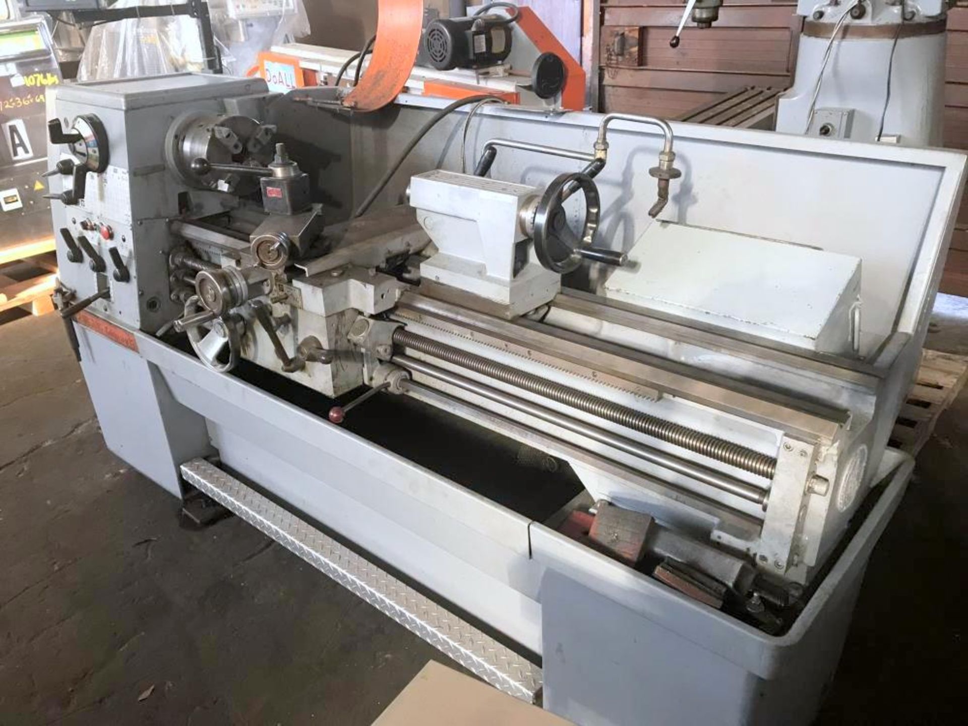 Clausing-Colchester 15" Manual Lathe - Image 3 of 7