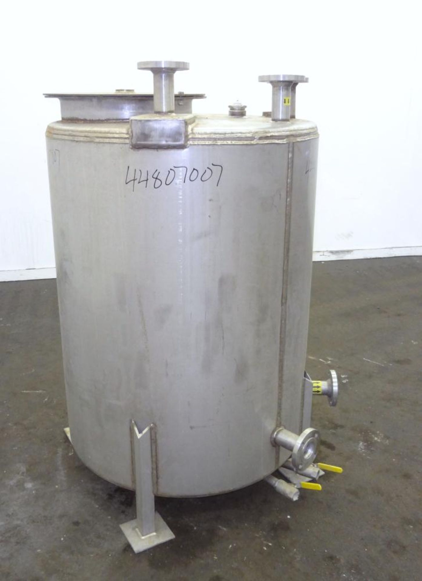 Kettle, 225 Gallon, 316 Stainless Steel, Vertical. Approximately 38" diameter x 49" straight side,
