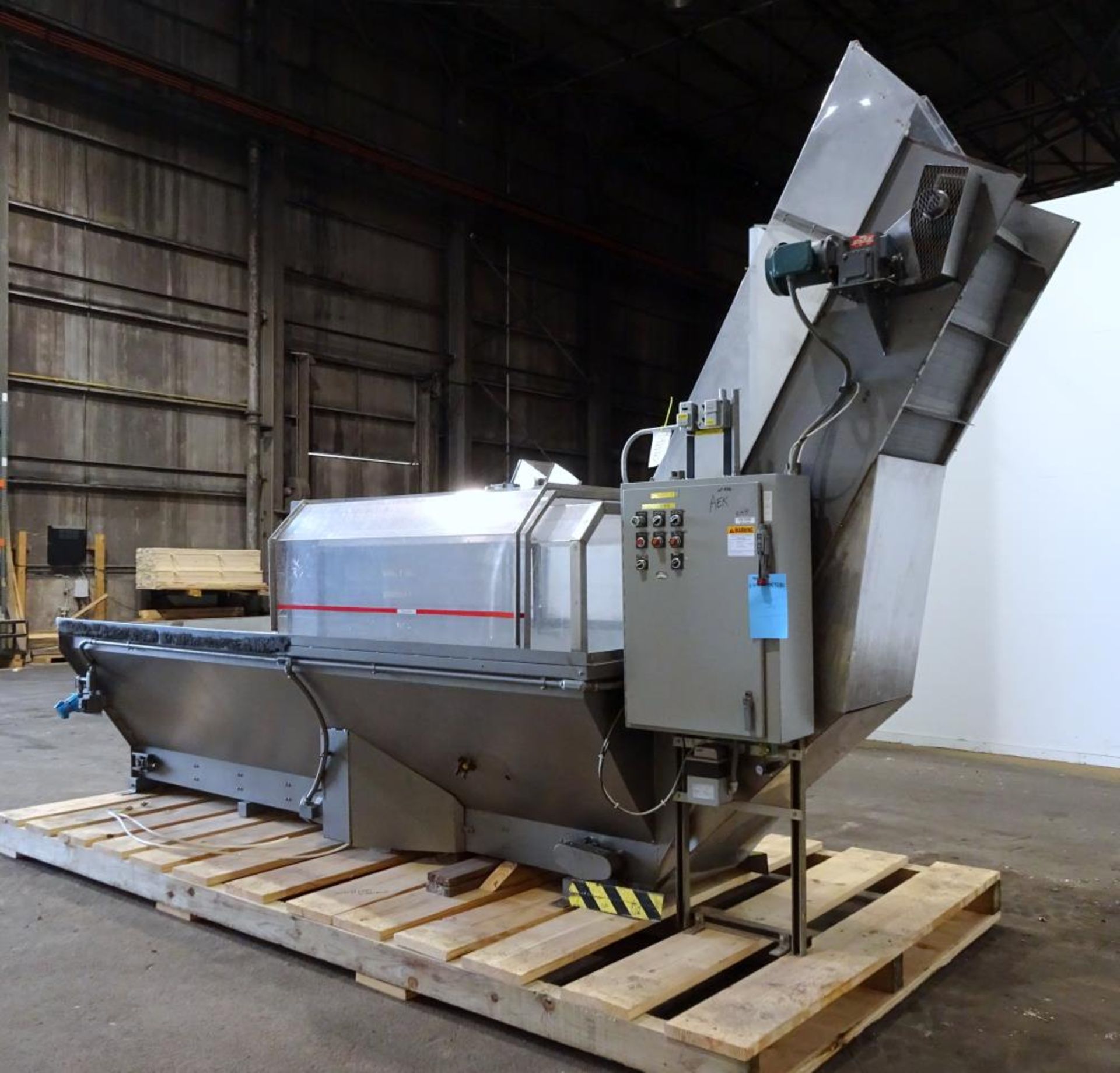 Bulk Bottle Incline Belt Conveyor With Bottom Feed Hopper - Image 3 of 23