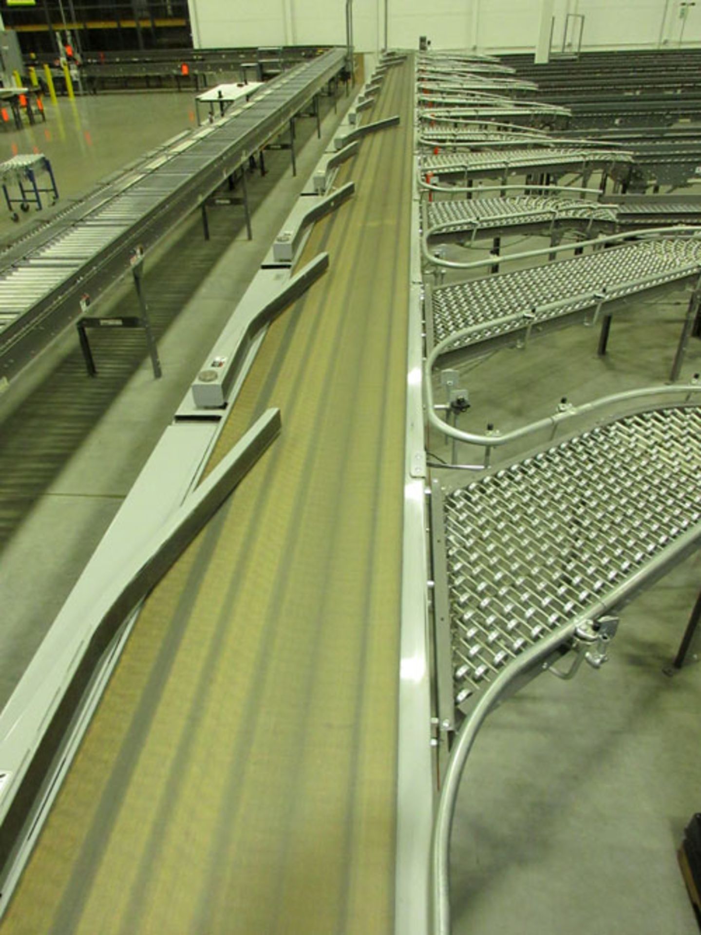 Conveyor - Image 2 of 4