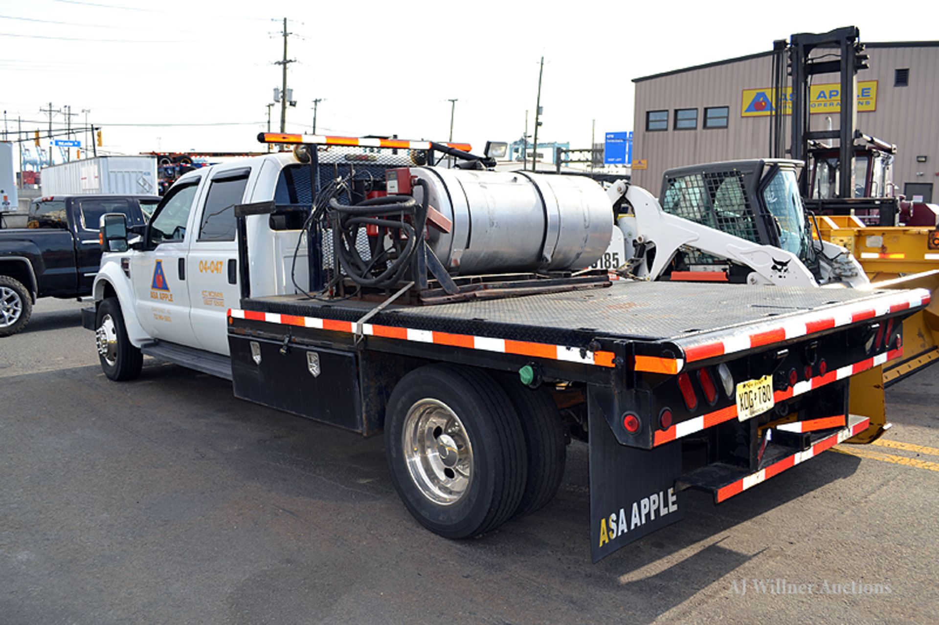 2008 Ford F-450 Super Duty XL 4 door crew cab Single axle service truck - Image 3 of 9