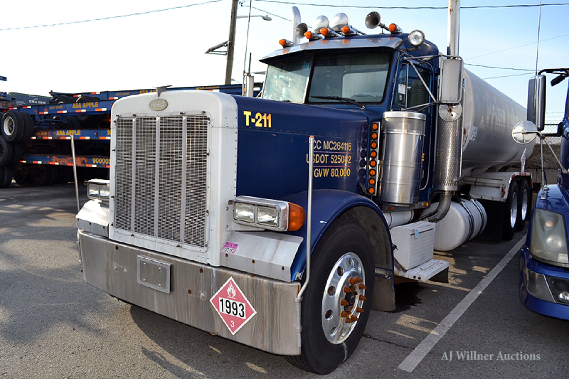 1998 Peterbilt model 379 tandem axle tank truck, - Image 12 of 12