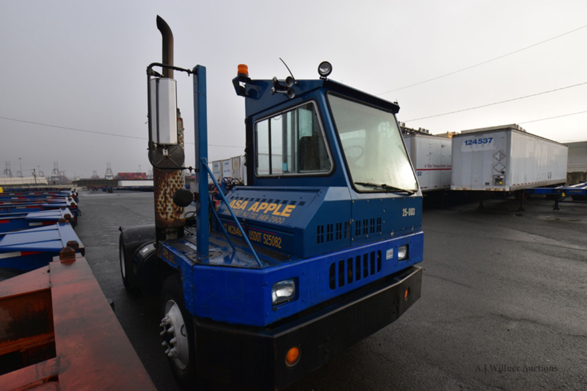 2002 Ottawa model 30 single axle yard switcher, - Image 2 of 6