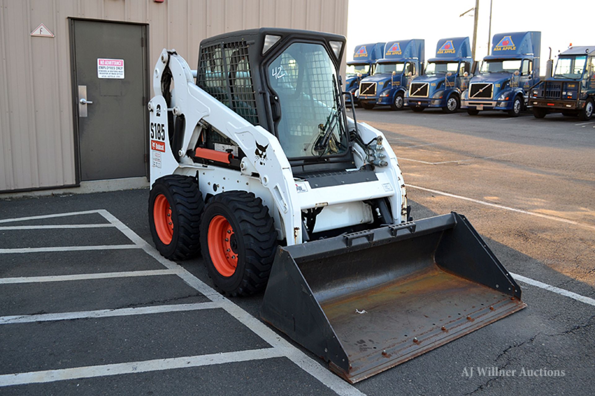 Bobcat model S-185 compact skid steer loader (197 Hours)