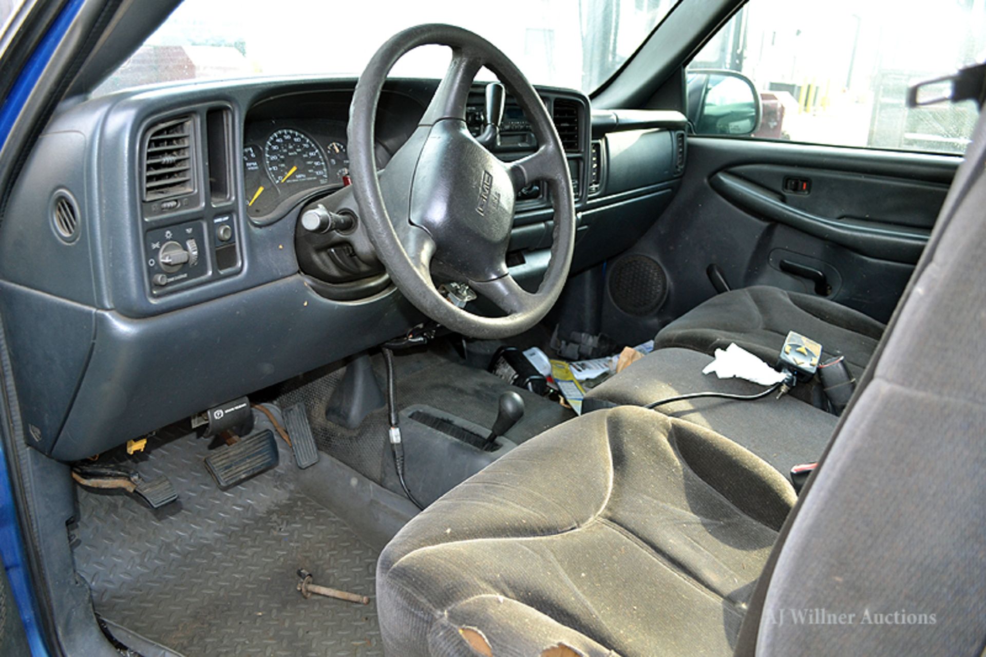 2000 GMC Sierra 1500SL 2 door regular cab pick-up truck, - Image 9 of 9