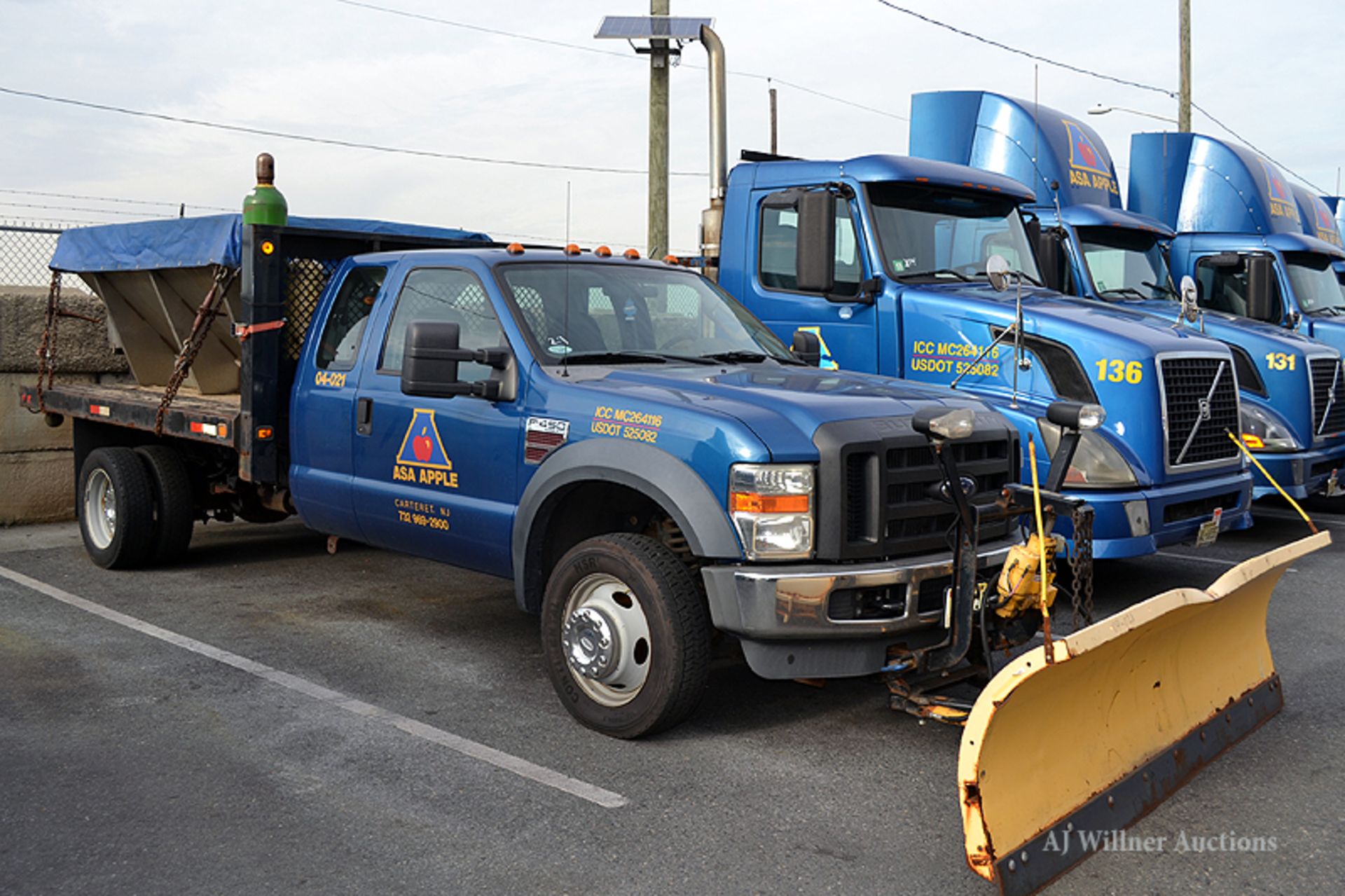 2008 Ford F-450 XL Super Duty Extended cab 4 door, Single axle flatbed truck,