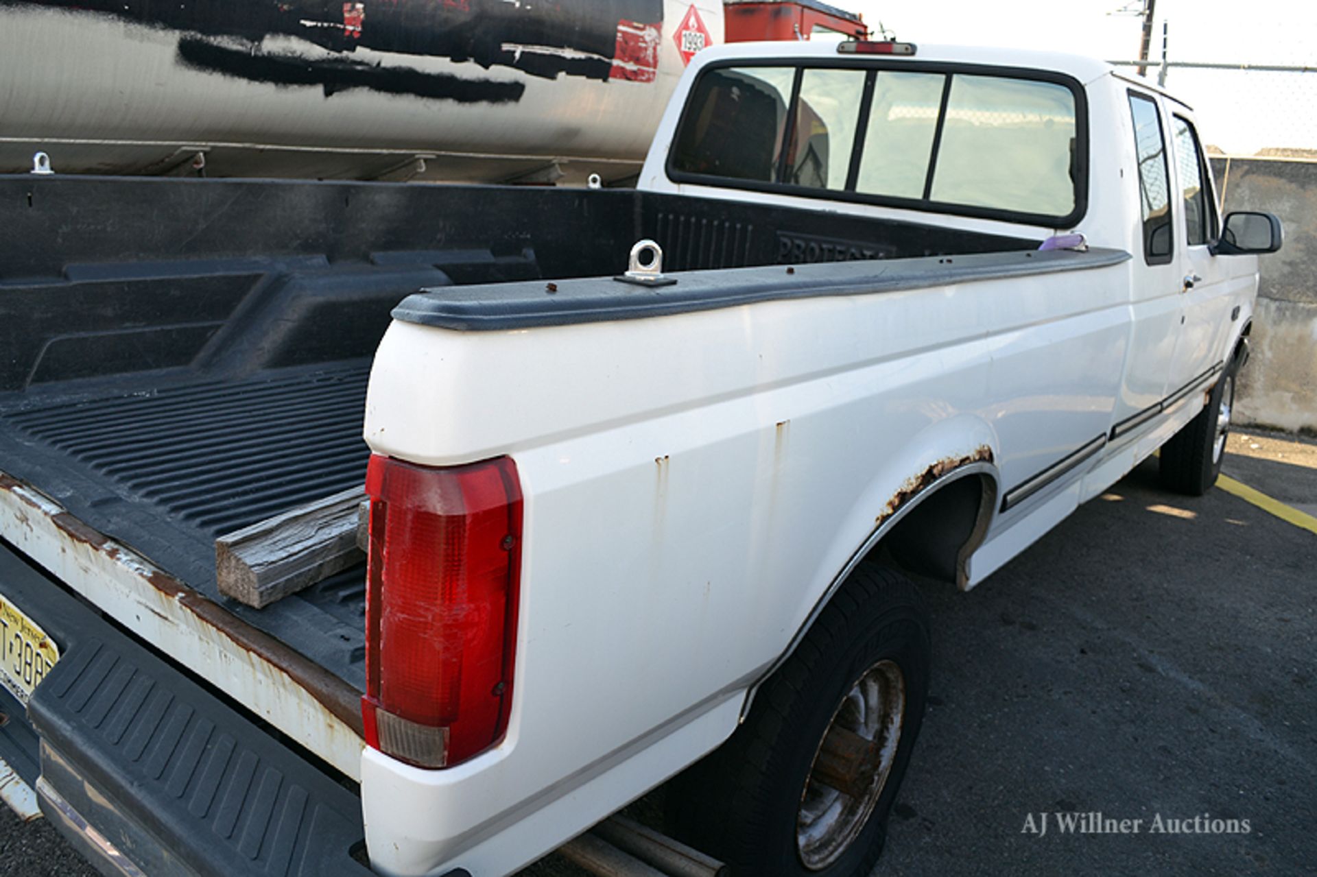 1996 Ford F-250 XLT, 2 door extended cab pick-up truck, - Image 6 of 7