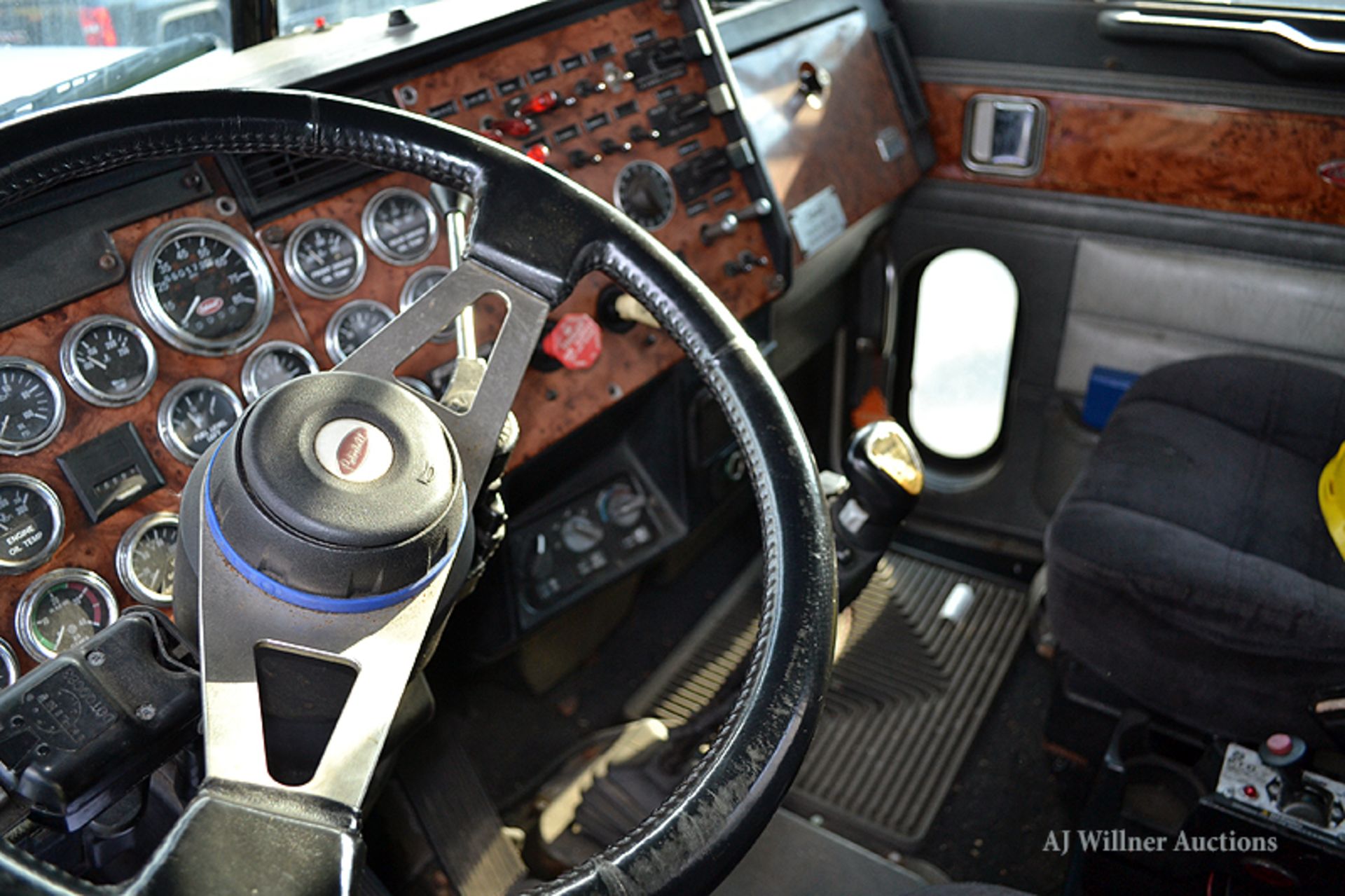 1998 Peterbilt model 379 tandem axle tank truck, - Image 11 of 12