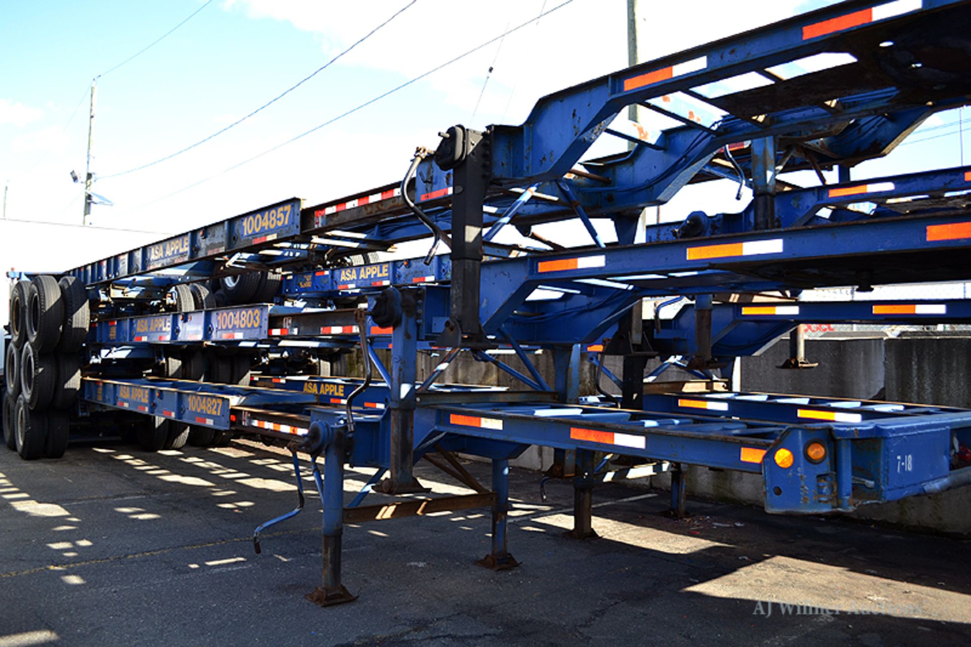 1985 Theurer 40' to 48'-0 gooseneck slider container chassis