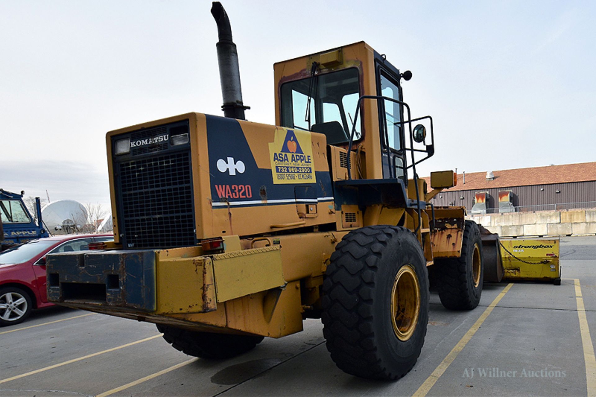 Komatsu model WA320-1 wheel loader, - Image 2 of 3