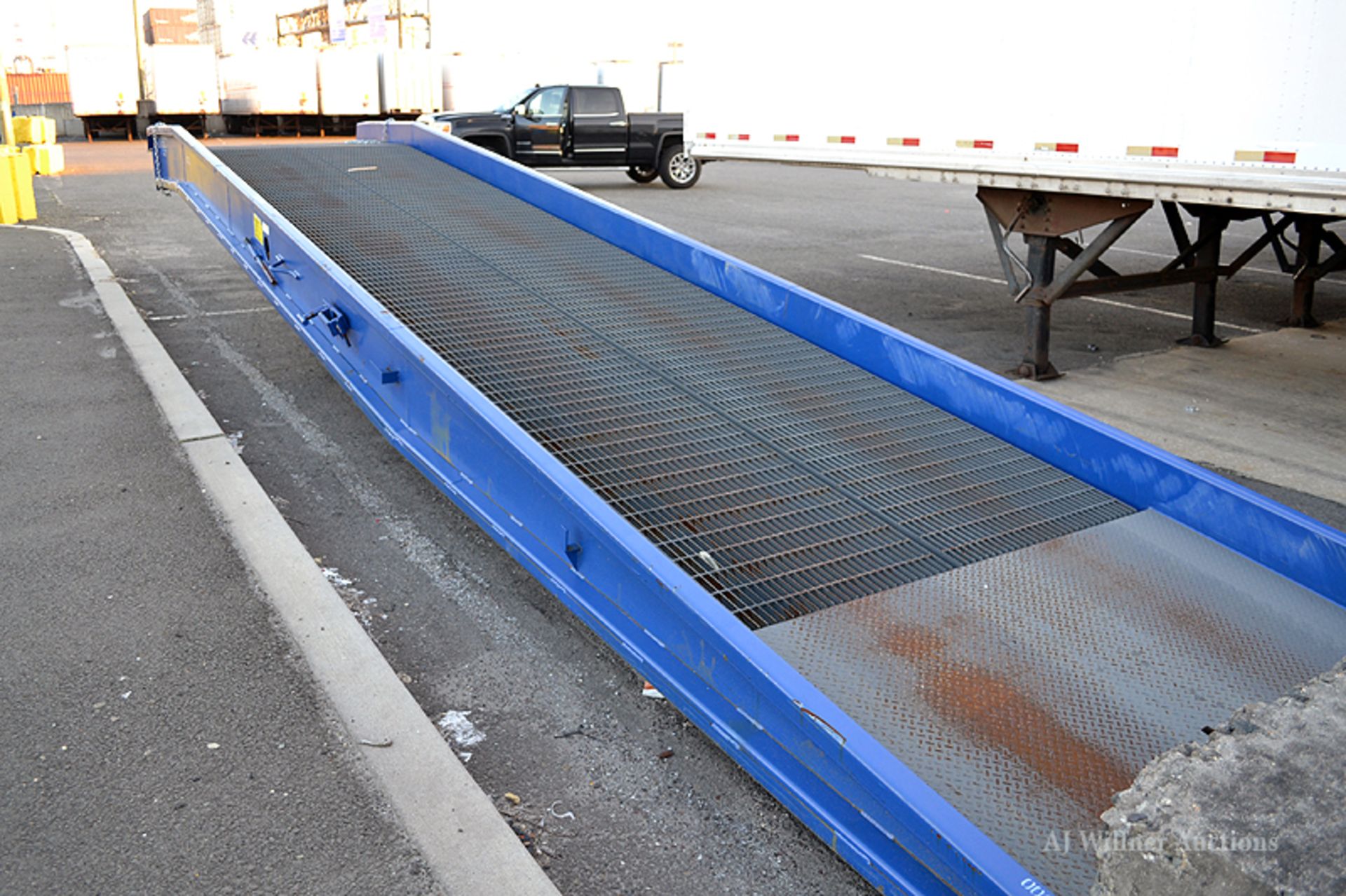 Bluff Manufacturing model 20SYS8436L yard ramp, 84"x36', 20,000 lbs. Capacity - Image 3 of 6