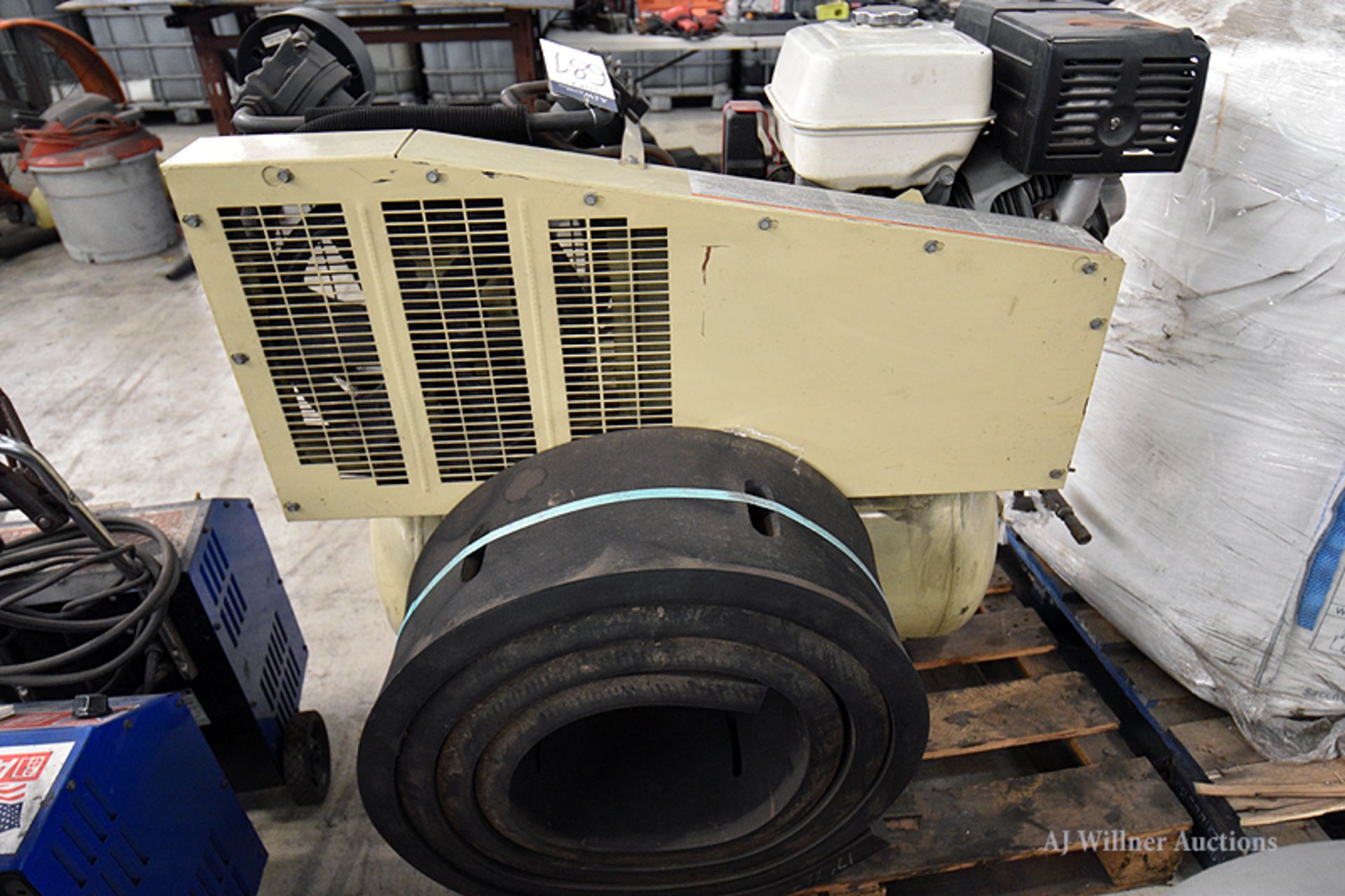 Ingersoll Rand Horizontal Air Compressor 30gal w/ Honda 13hp Engine (gas) Model 2475 sn 5094344 - Image 2 of 2