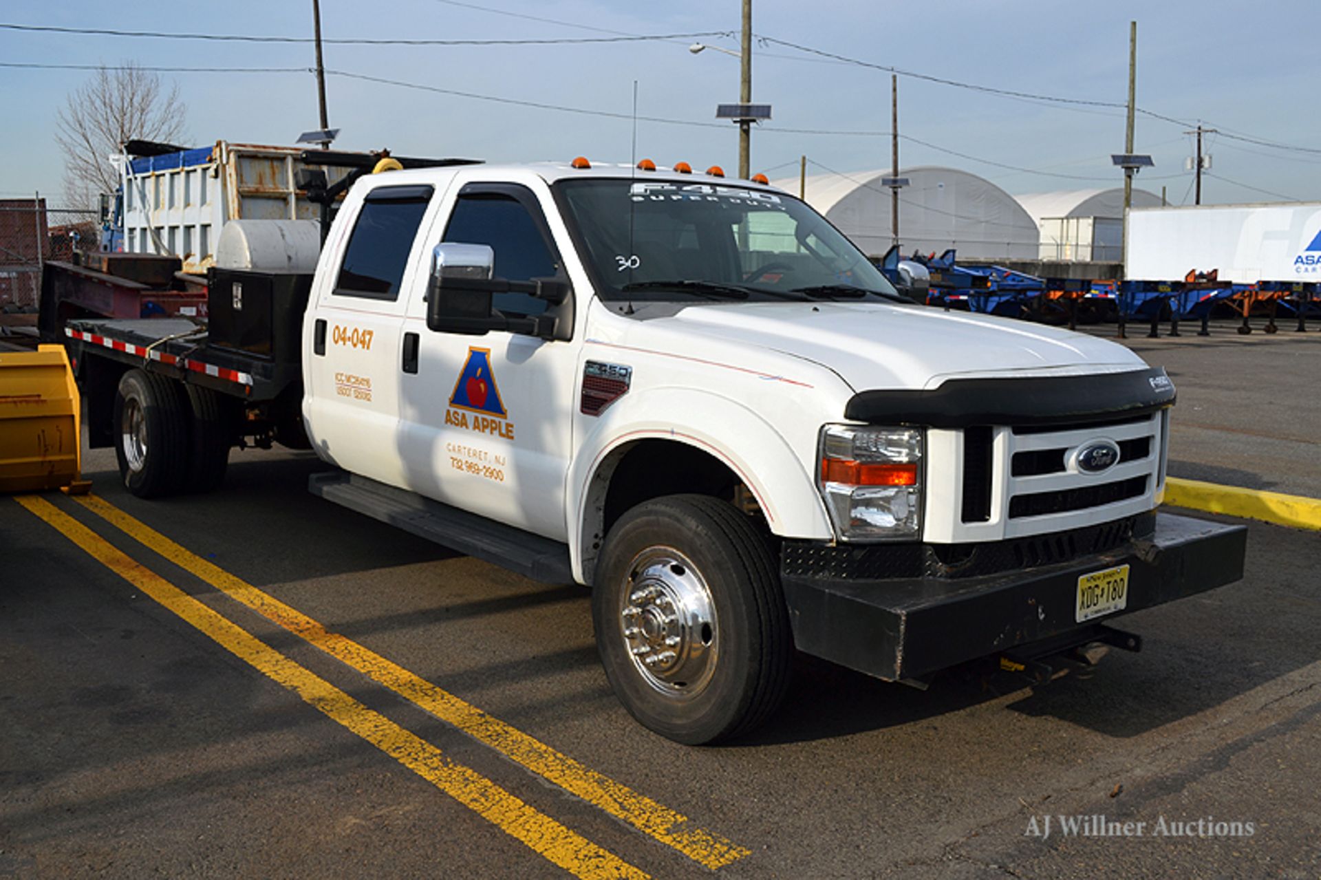 2008 Ford F-450 Super Duty XL 4 door crew cab Single axle service truck - Image 2 of 9