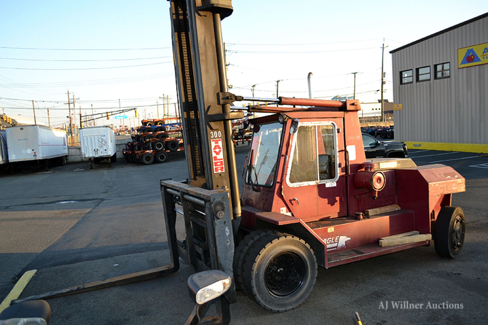 Taylor model TE-300M forklift truck - Image 2 of 4