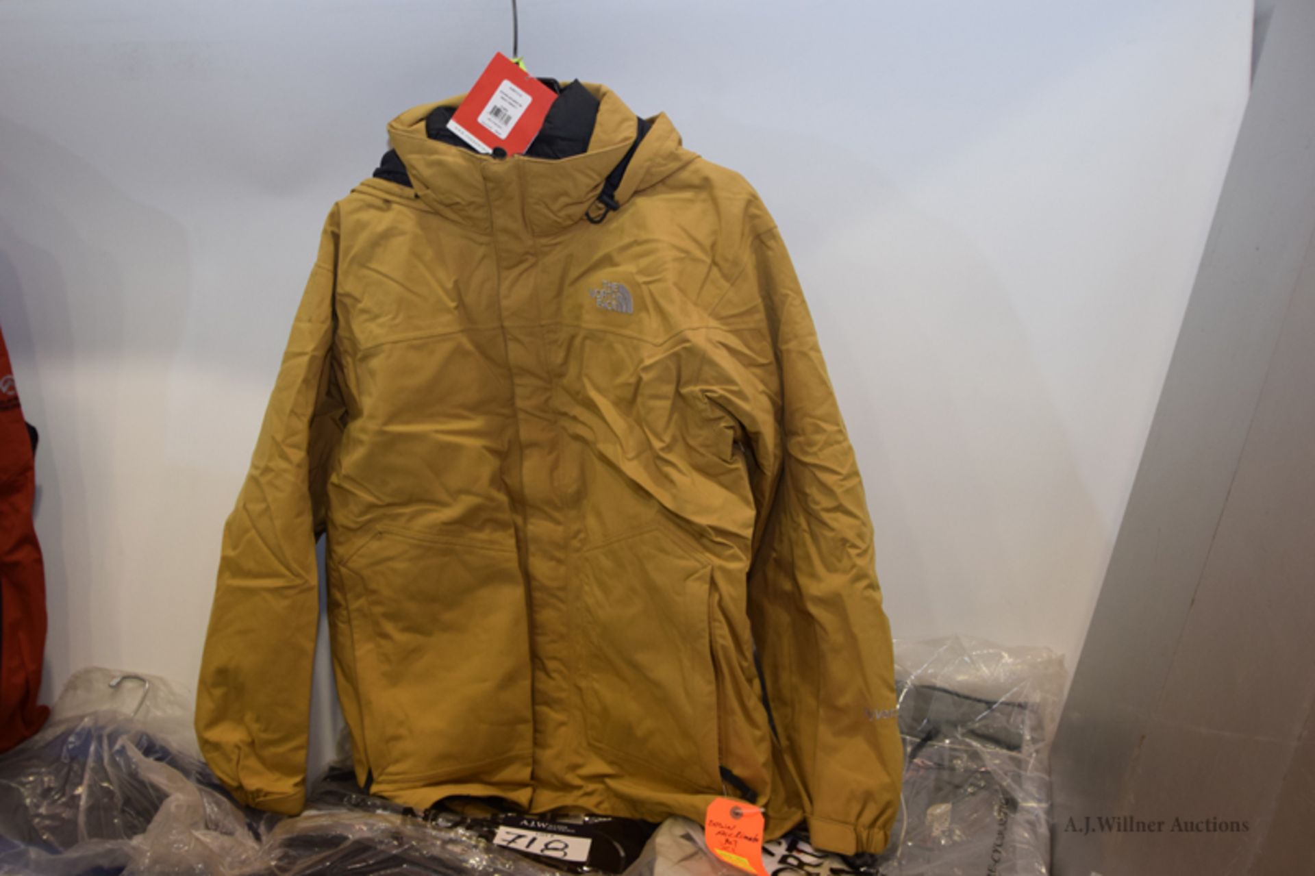 The North Face Clothing - Image 7 of 13