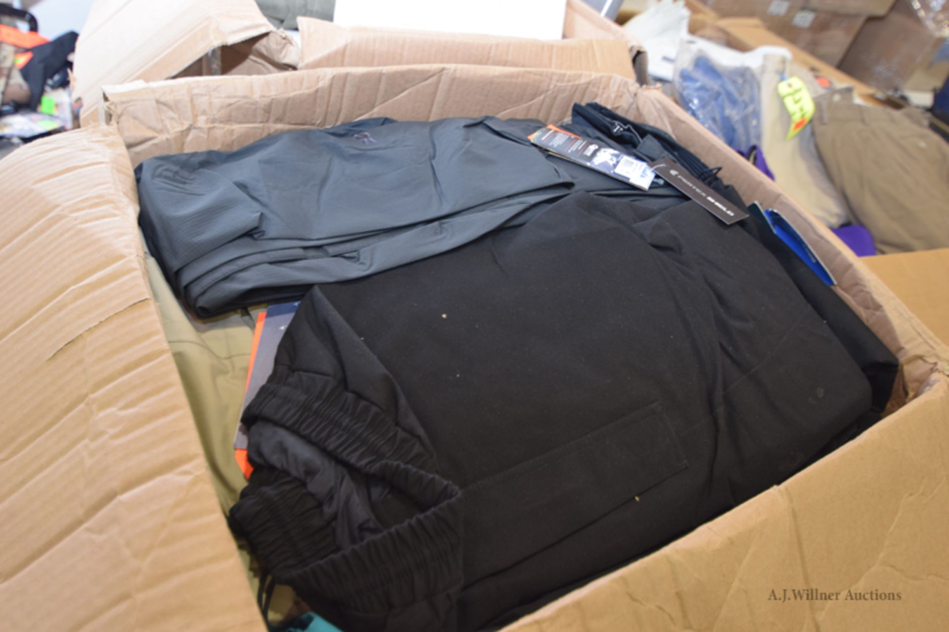 175Pcs + Ass't Pants by Terratory Ahead, Woolrich, Gramicci, Spotif, Eddie Bauer, NorthFace, Millet - Image 15 of 22