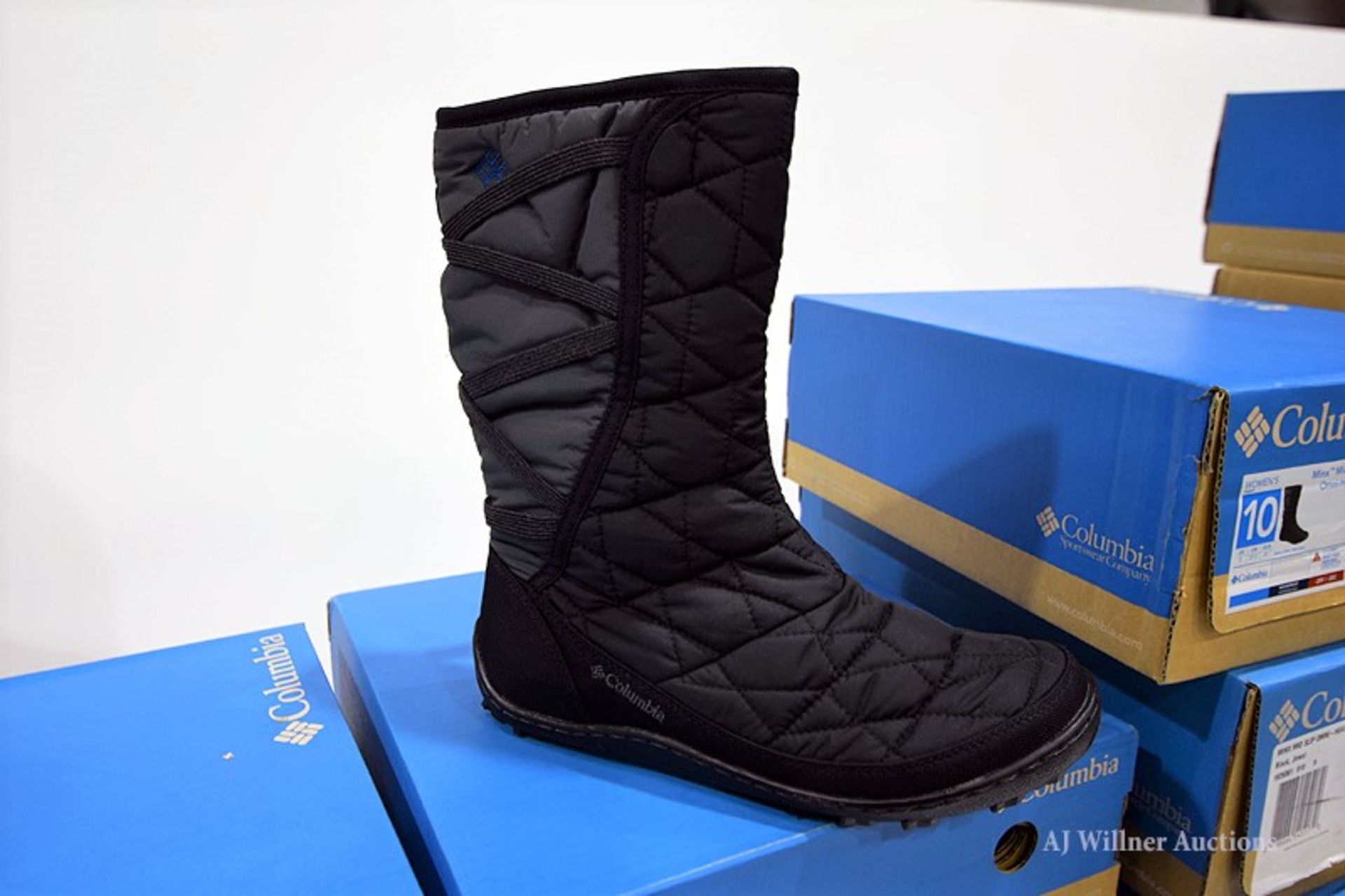 Columbia Boots - Image 2 of 4