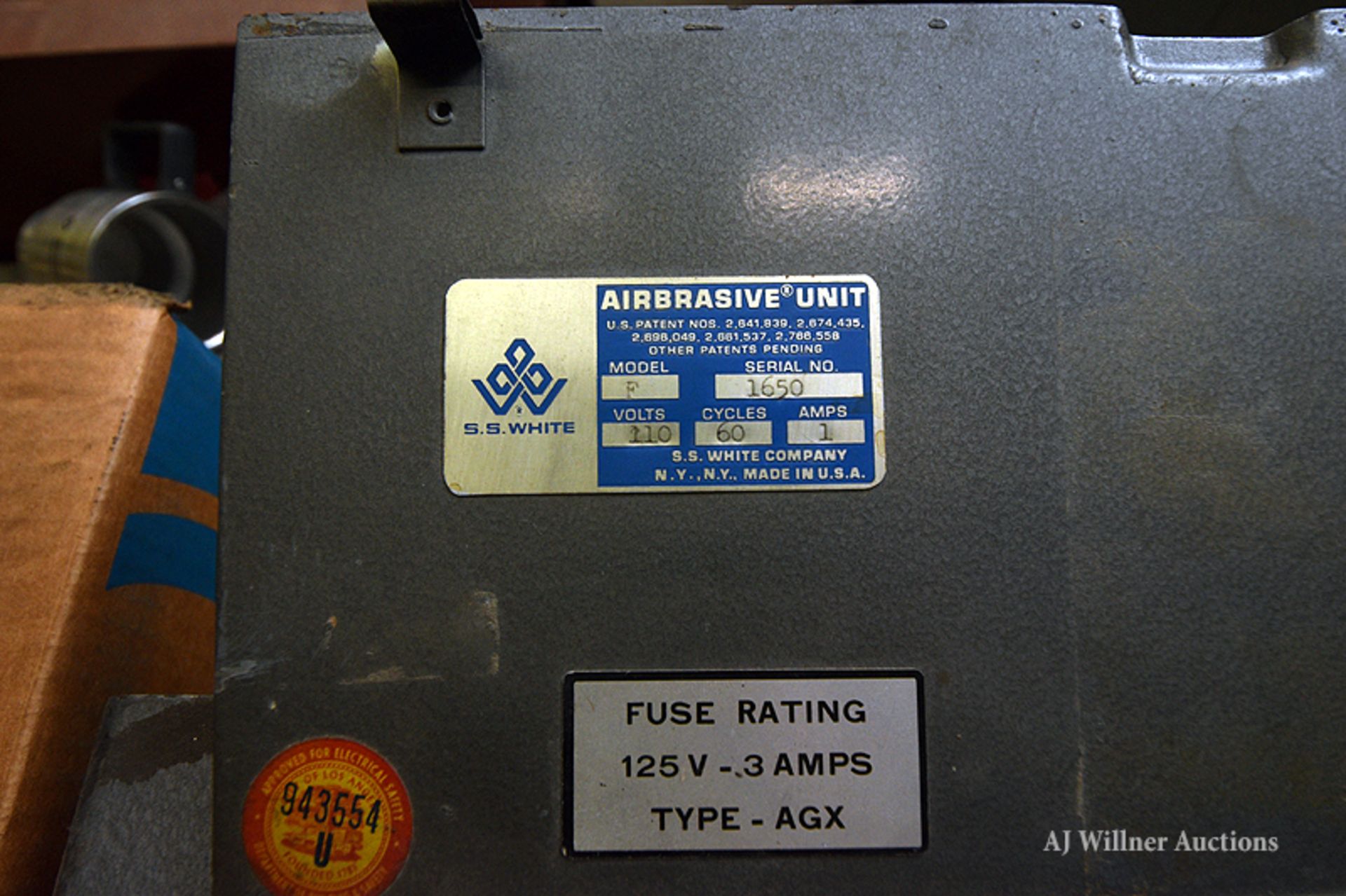 SS White Model F Industrial Sand Blasting Cabinet - Image 3 of 4