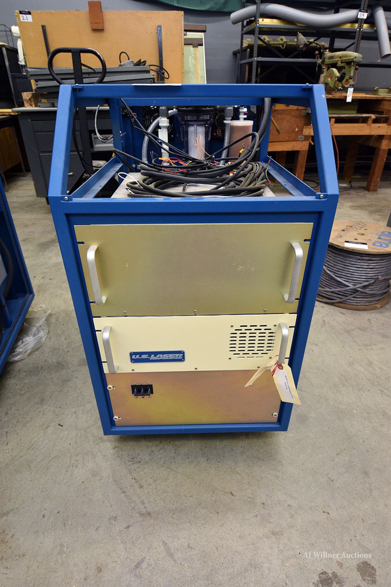 USL model 303 pulsed laser pwr sply, less controller and covers - Image 2 of 4