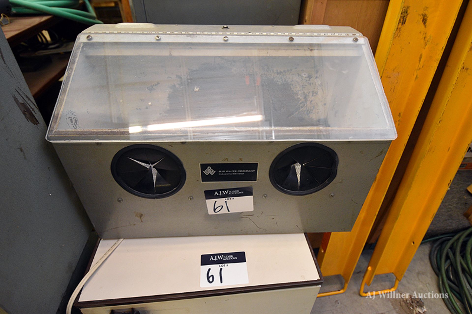 SS White Model F Industrial Sand Blasting Cabinet - Image 4 of 4