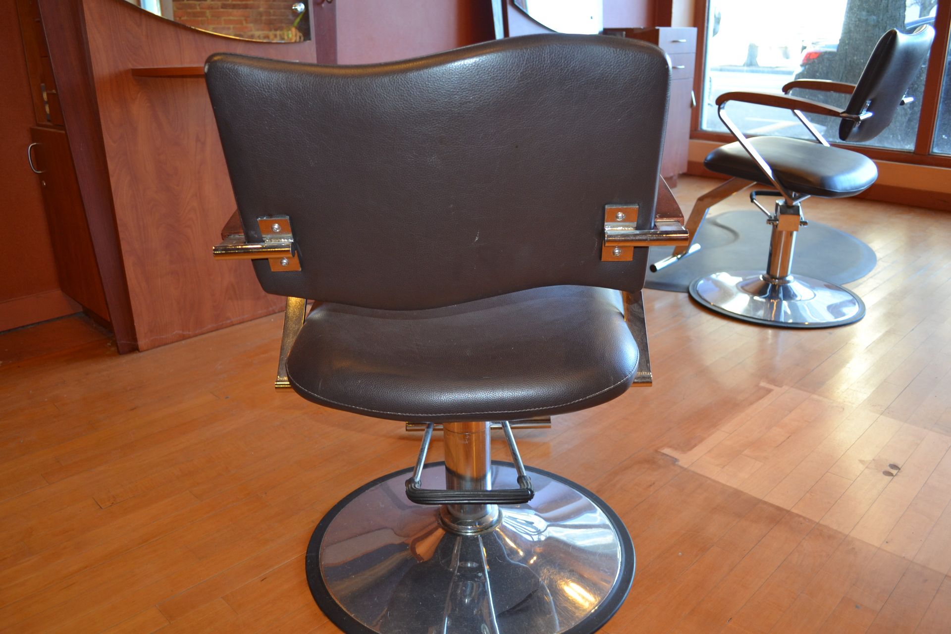 Formatron Wave, Hydraulic Styling Chair - Image 3 of 4